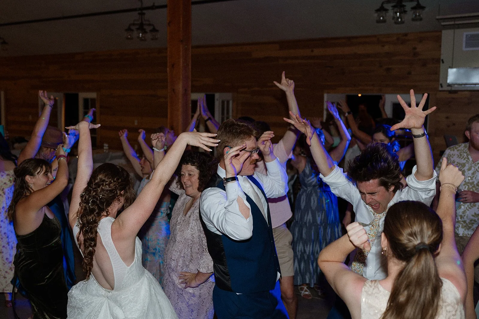 Montana wedding photographer, Missoula wedding, Rugged Horizons, dance floor