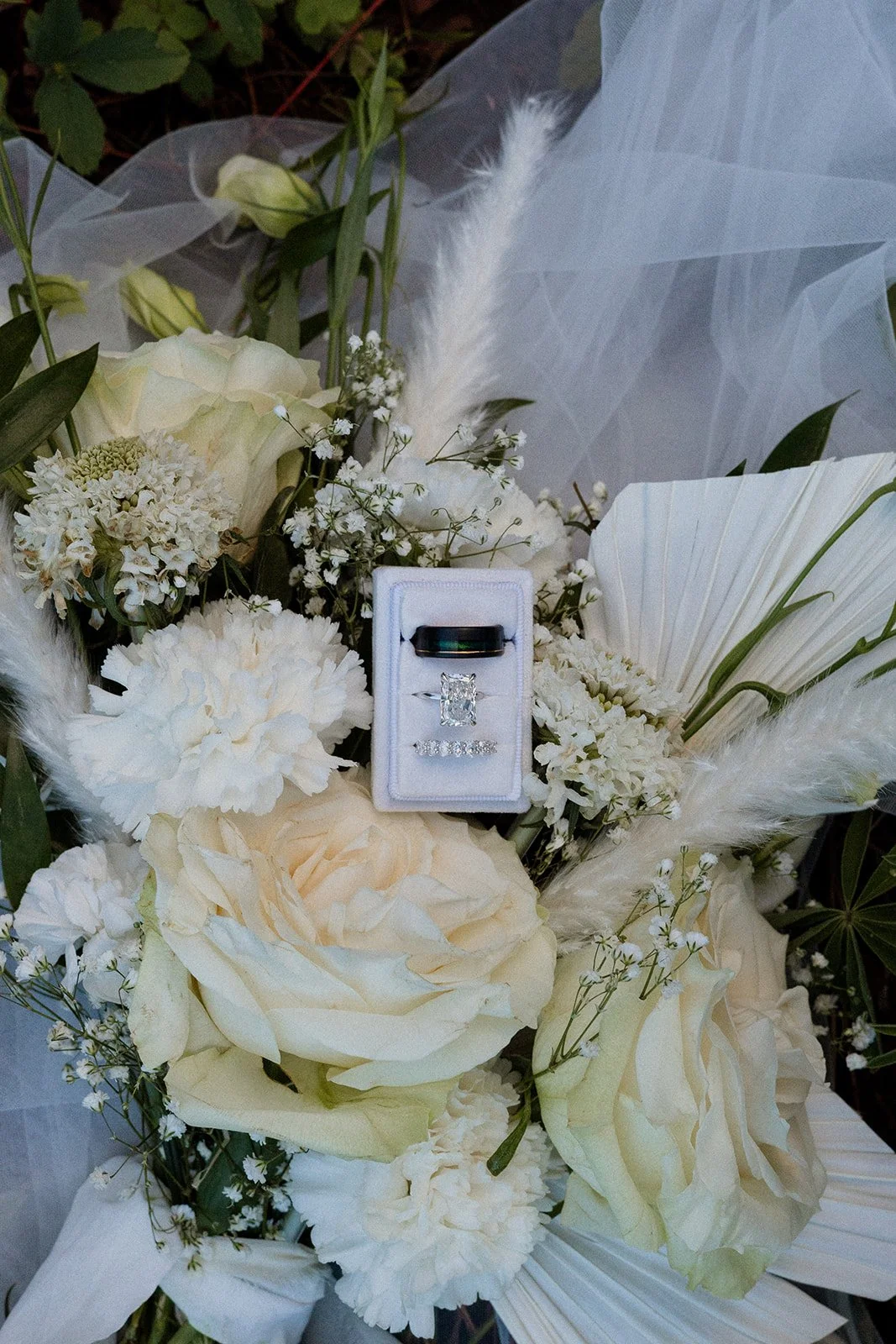 Montana wedding photographer, Bozeman wedding, elopement, Hyalite Reservoir, detail