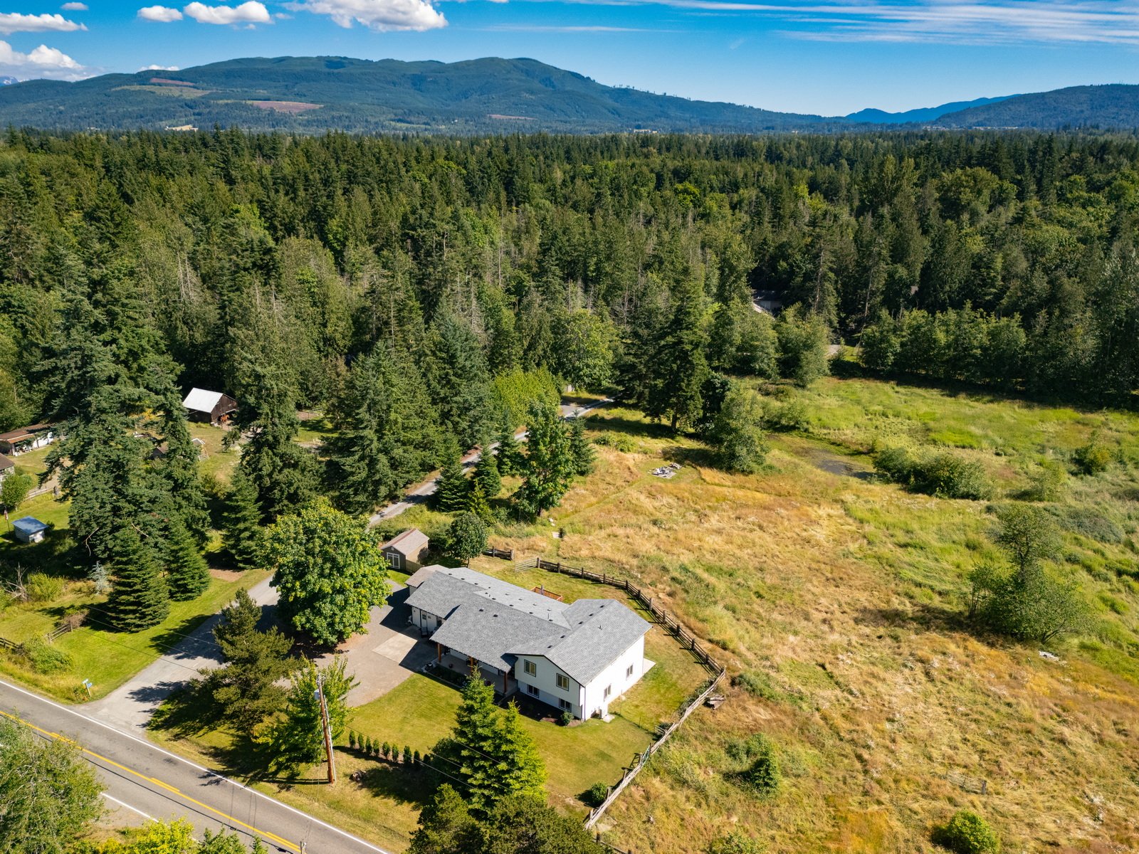 010_2403_E_Myrtle_Road_AERIAL_Paulina_Antczak.jpg