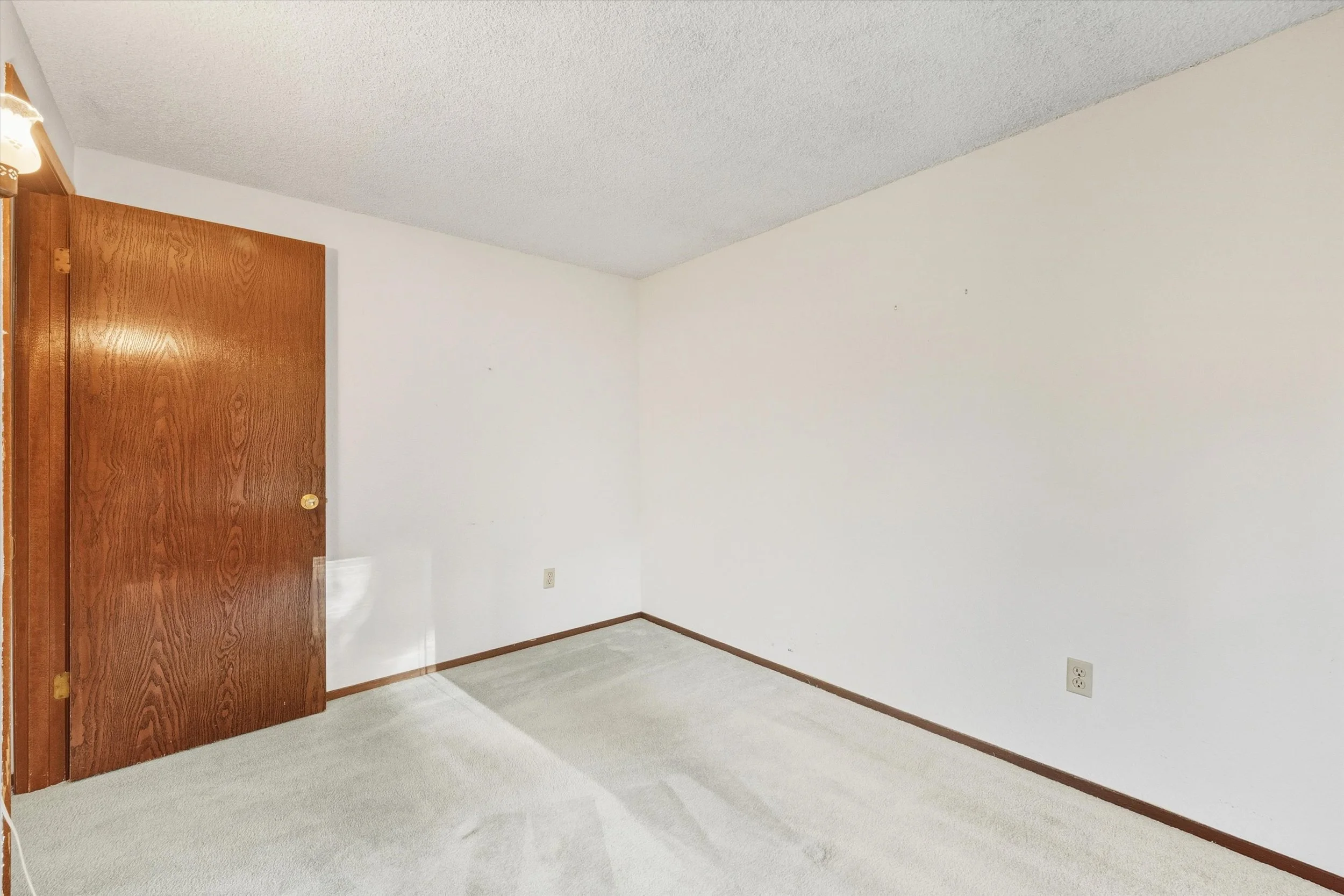 27-3811 York St-11.jpg