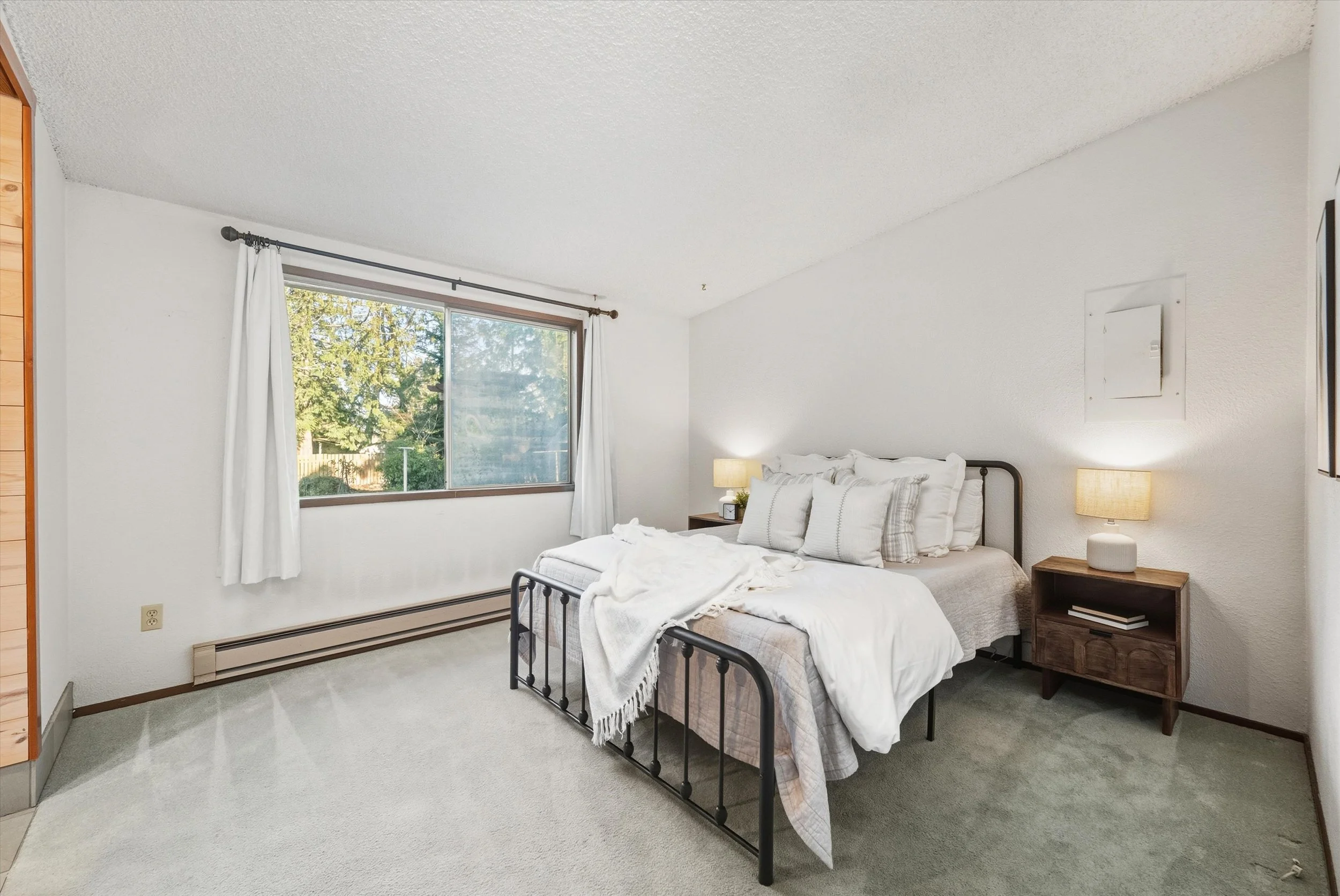 28-3811 York St-17.jpg