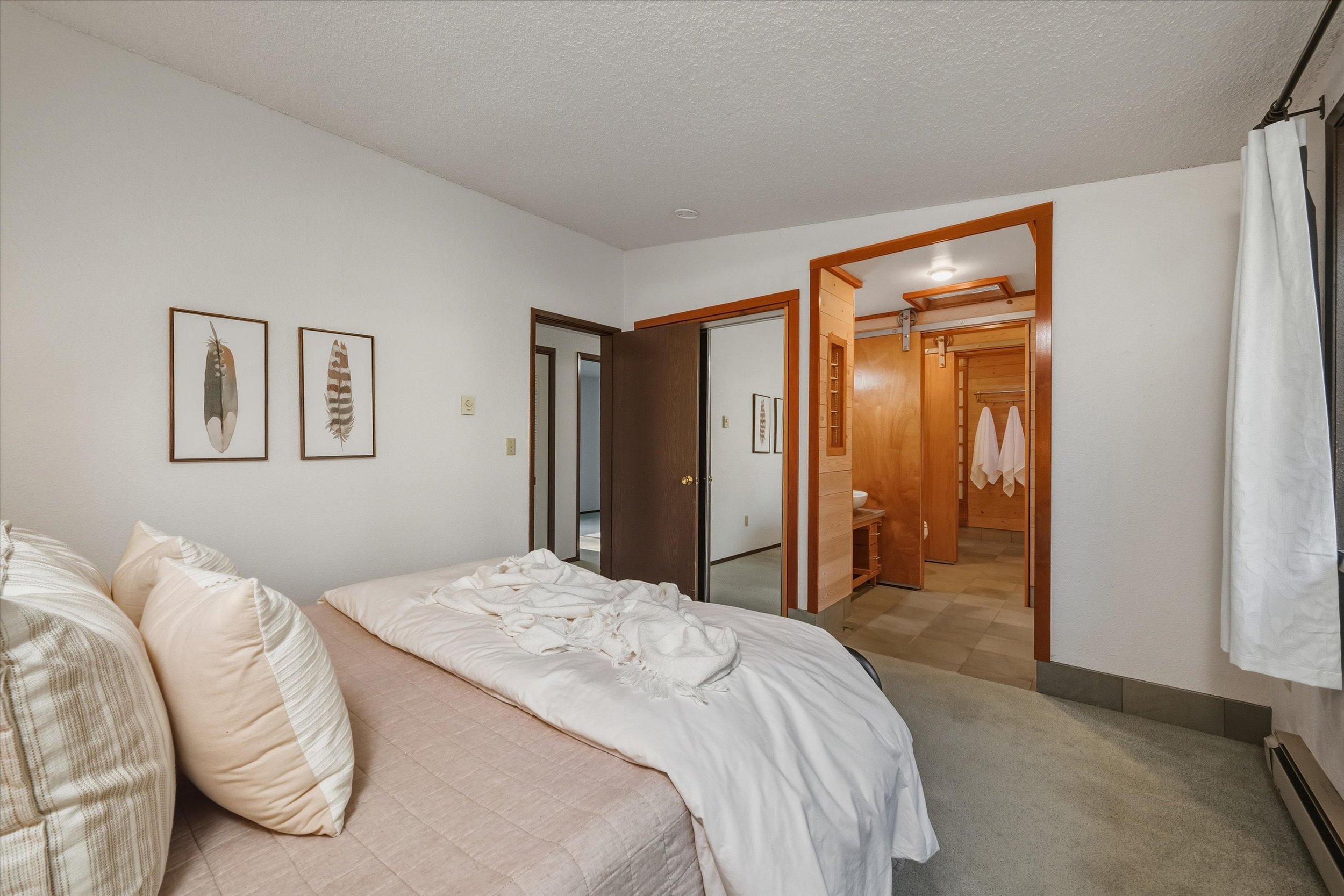 30-3811 York St-23.jpg