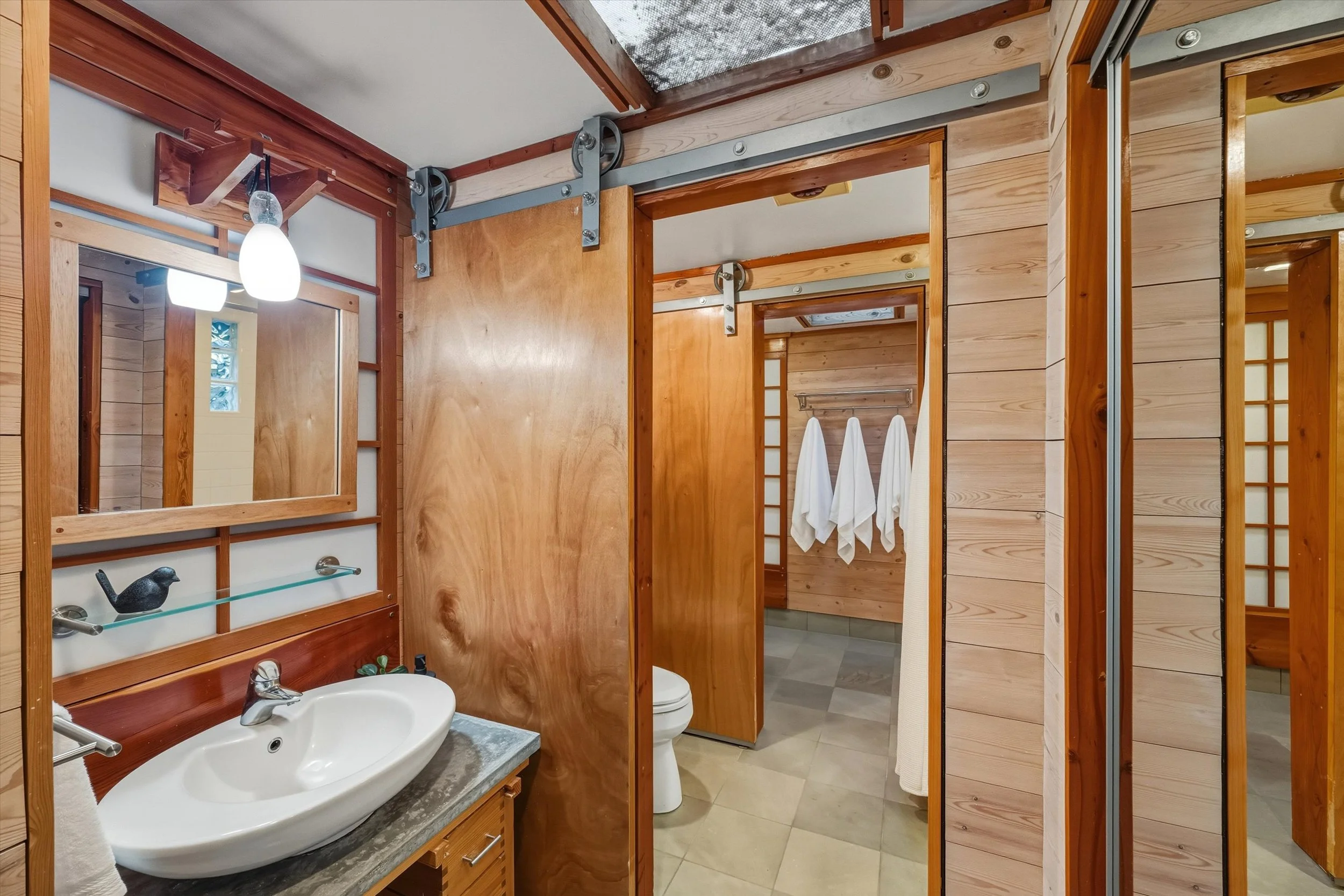 33-3811 York St-35.jpg