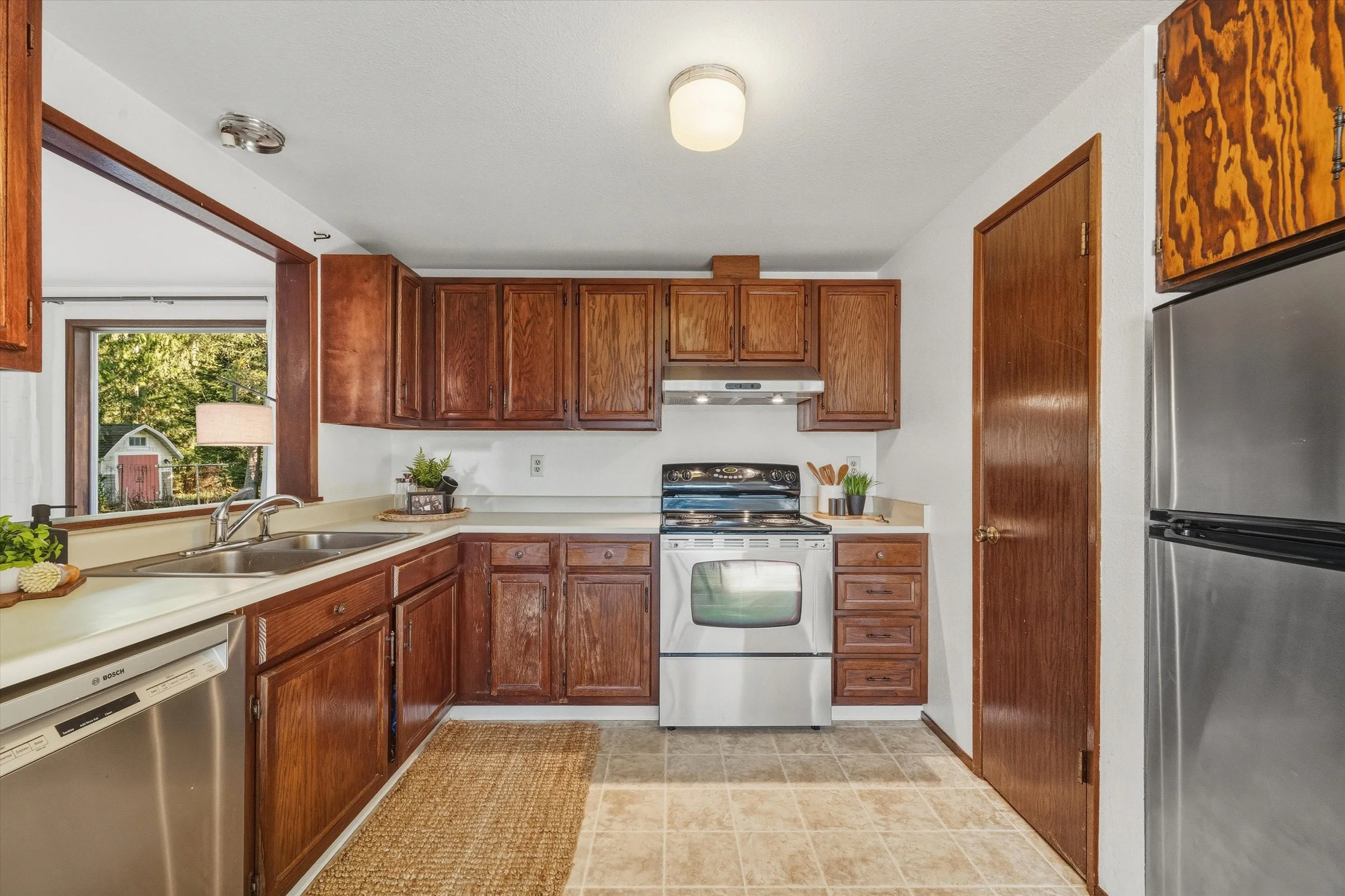 55-3811 York St-110.jpg