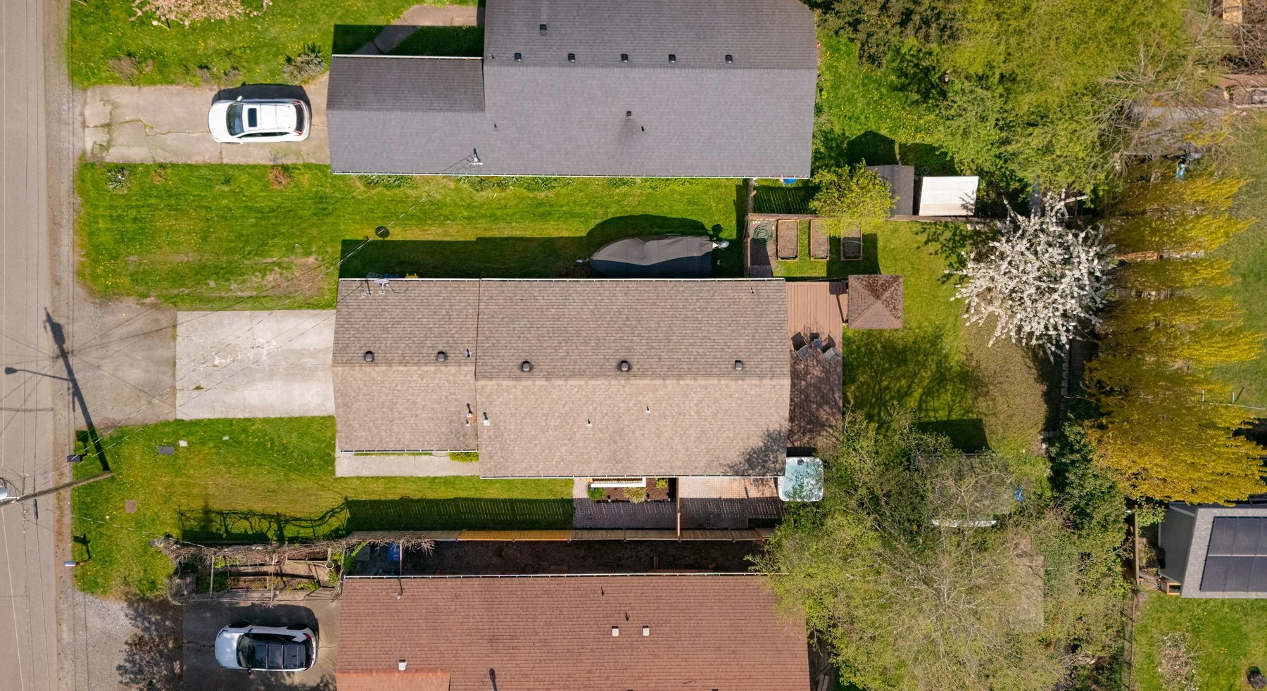 003_2618_Superior_St_AERIAL_Paulina_Antczak.jpg