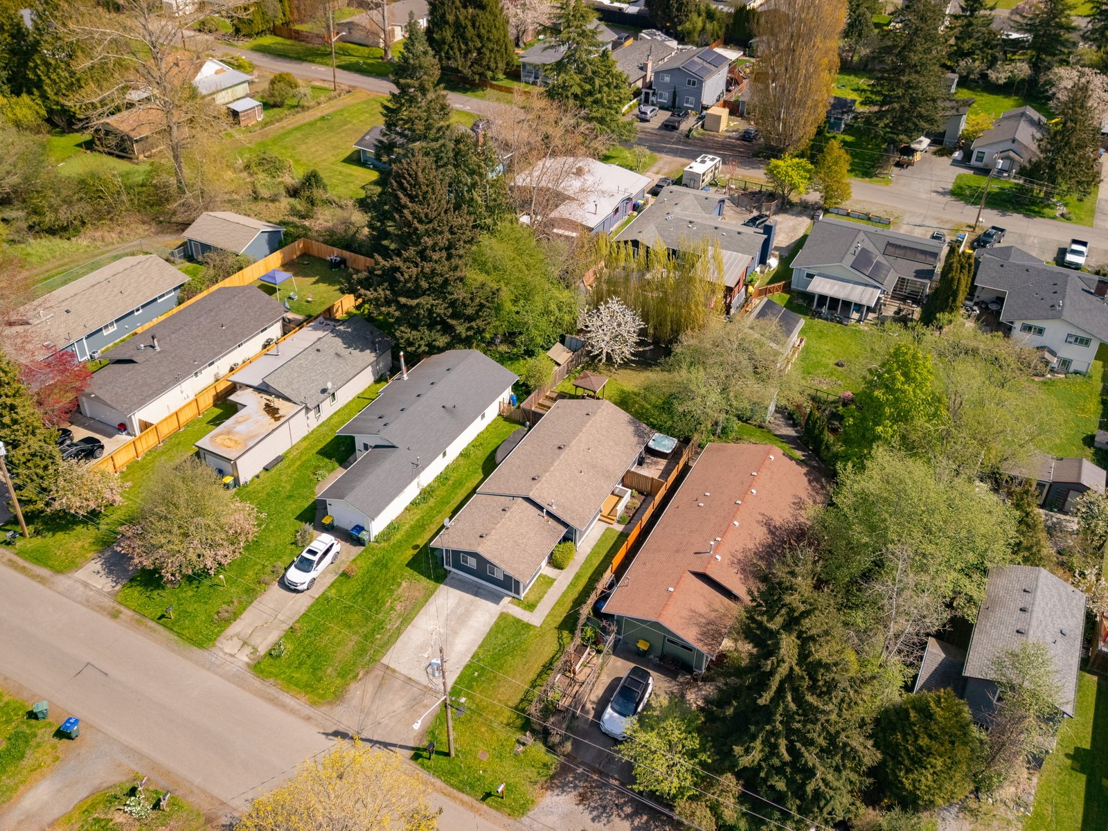 004_2618_Superior_St_AERIAL_Paulina_Antczak.jpg