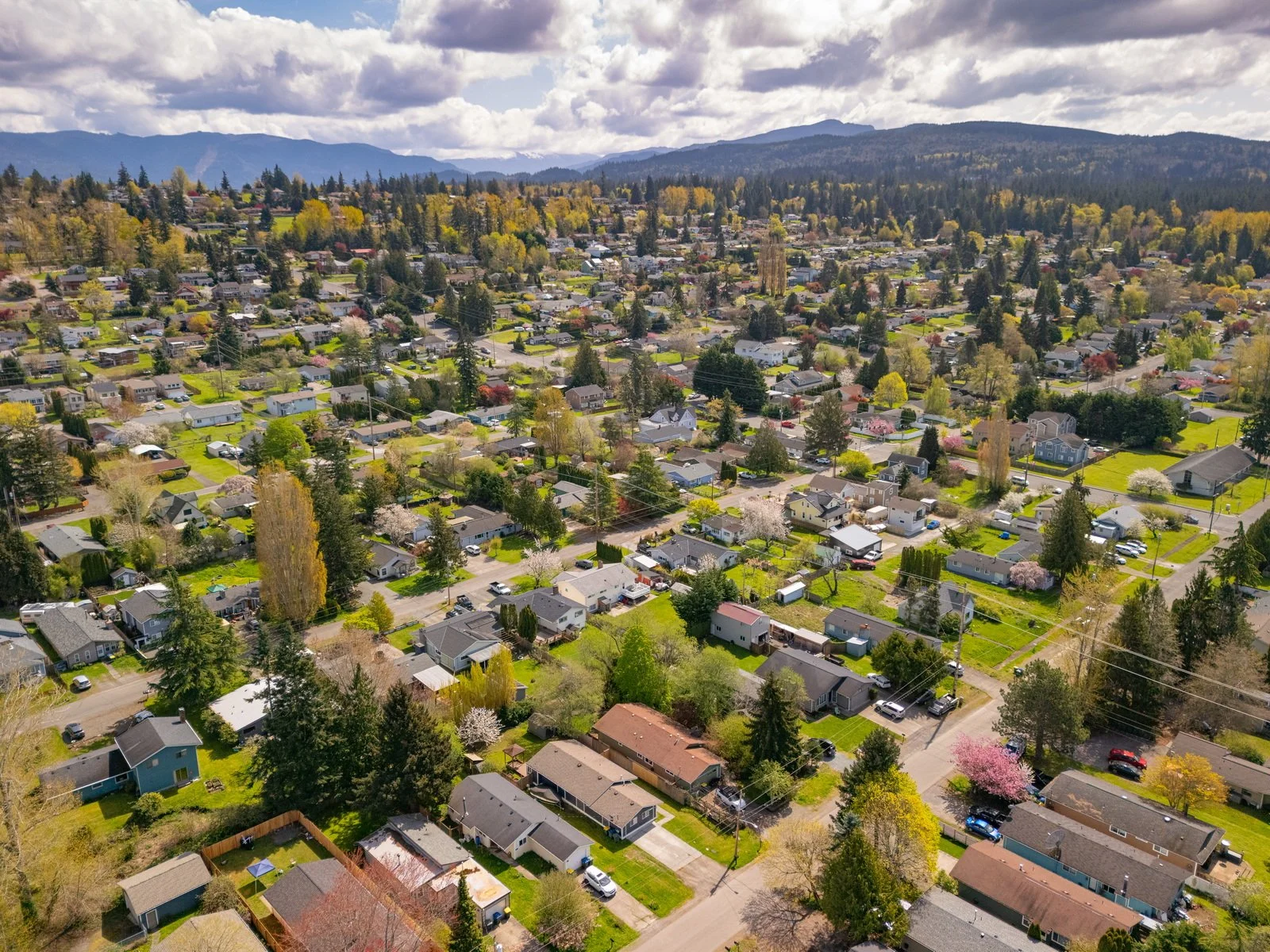 007_2618_Superior_St_AERIAL_Paulina_Antczak.jpg