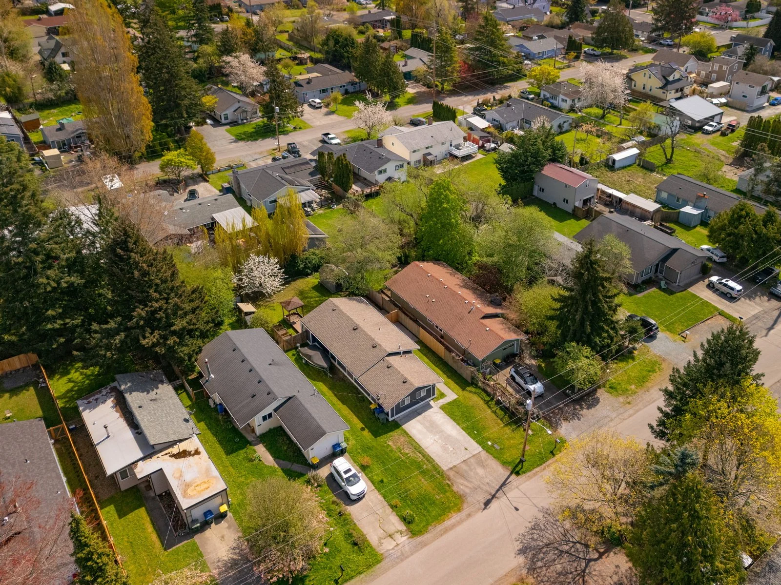 009_2618_Superior_St_AERIAL_Paulina_Antczak.jpg