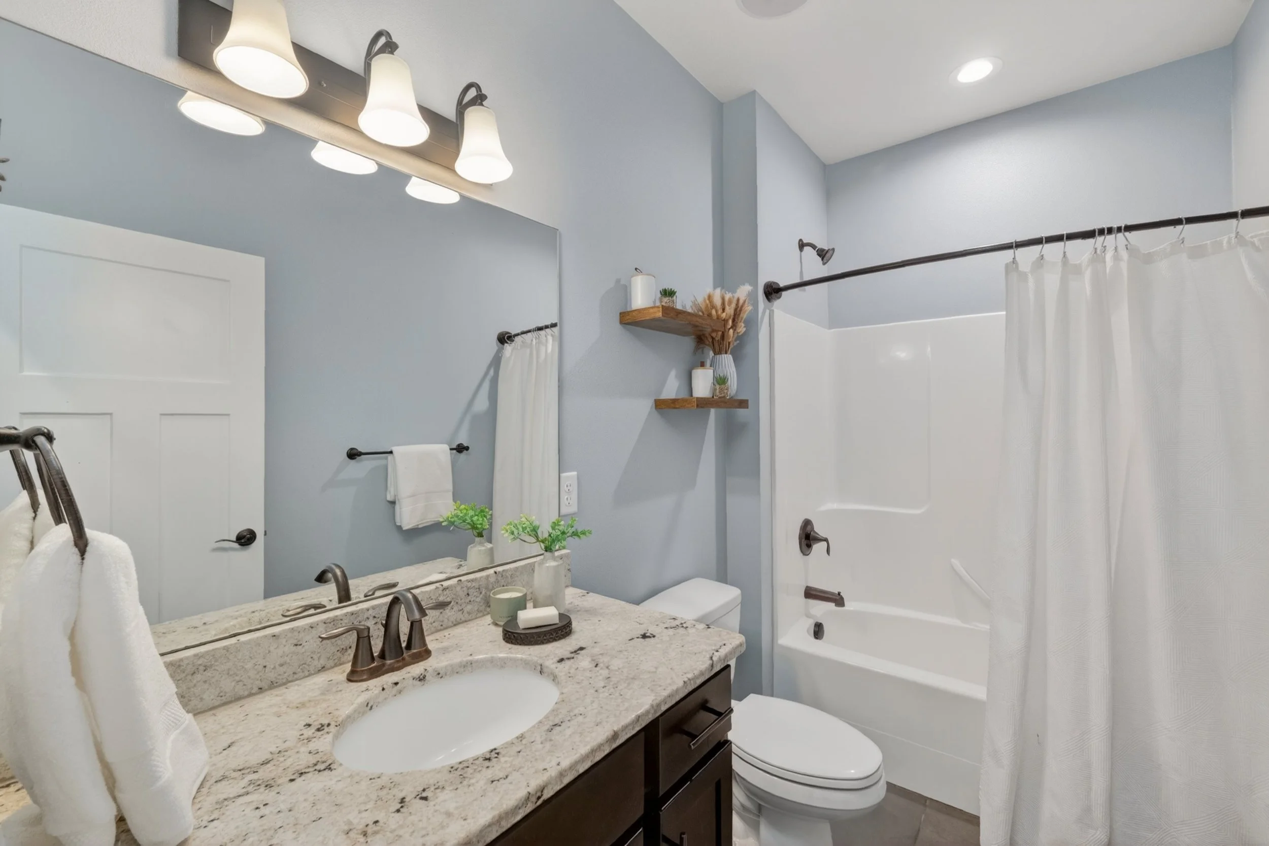 037-547 E Smith Rd (24).jpg