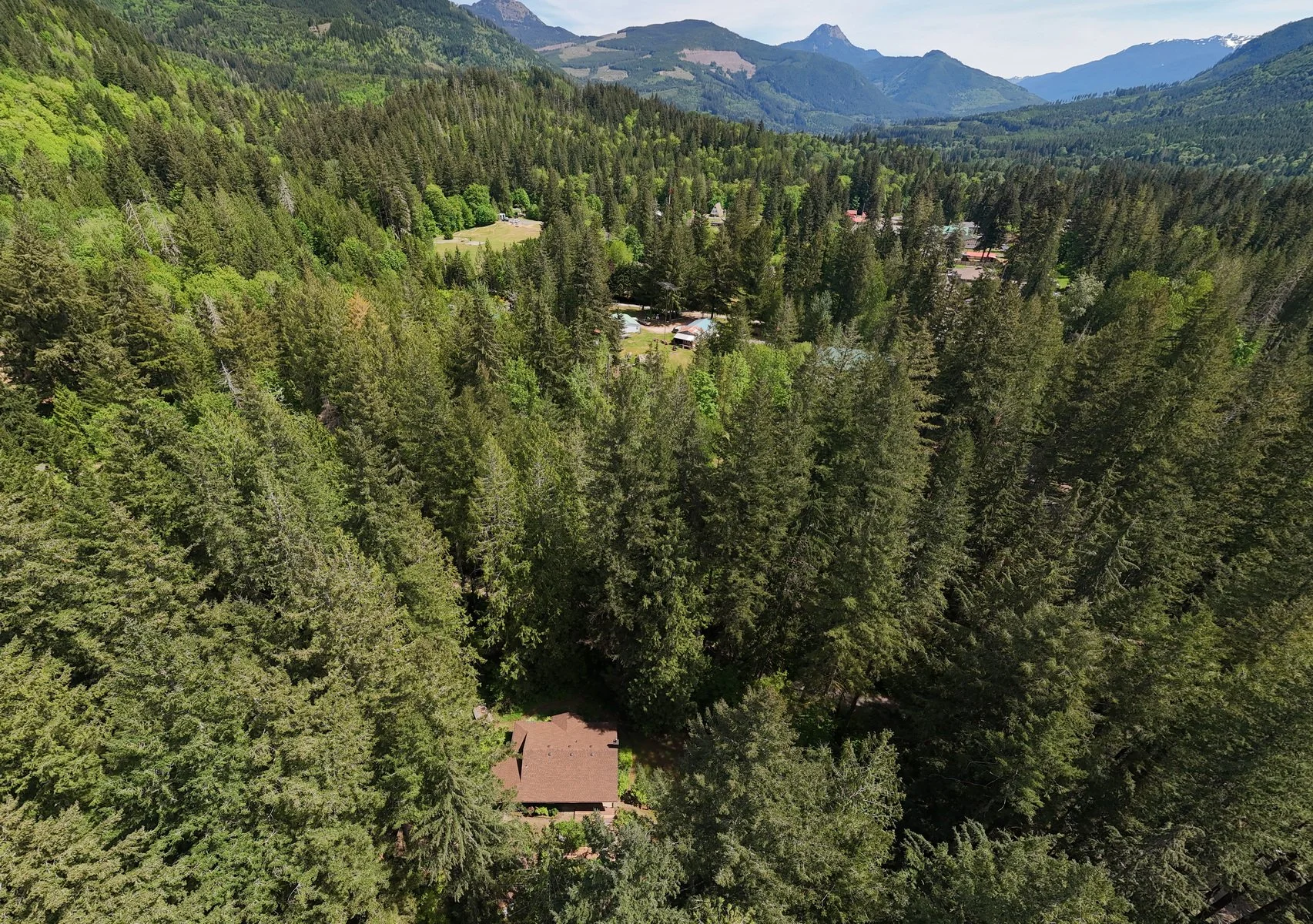 002_7375_Mt_Baker_Hwy_AERIAL_Jacson_Bevens.jpg