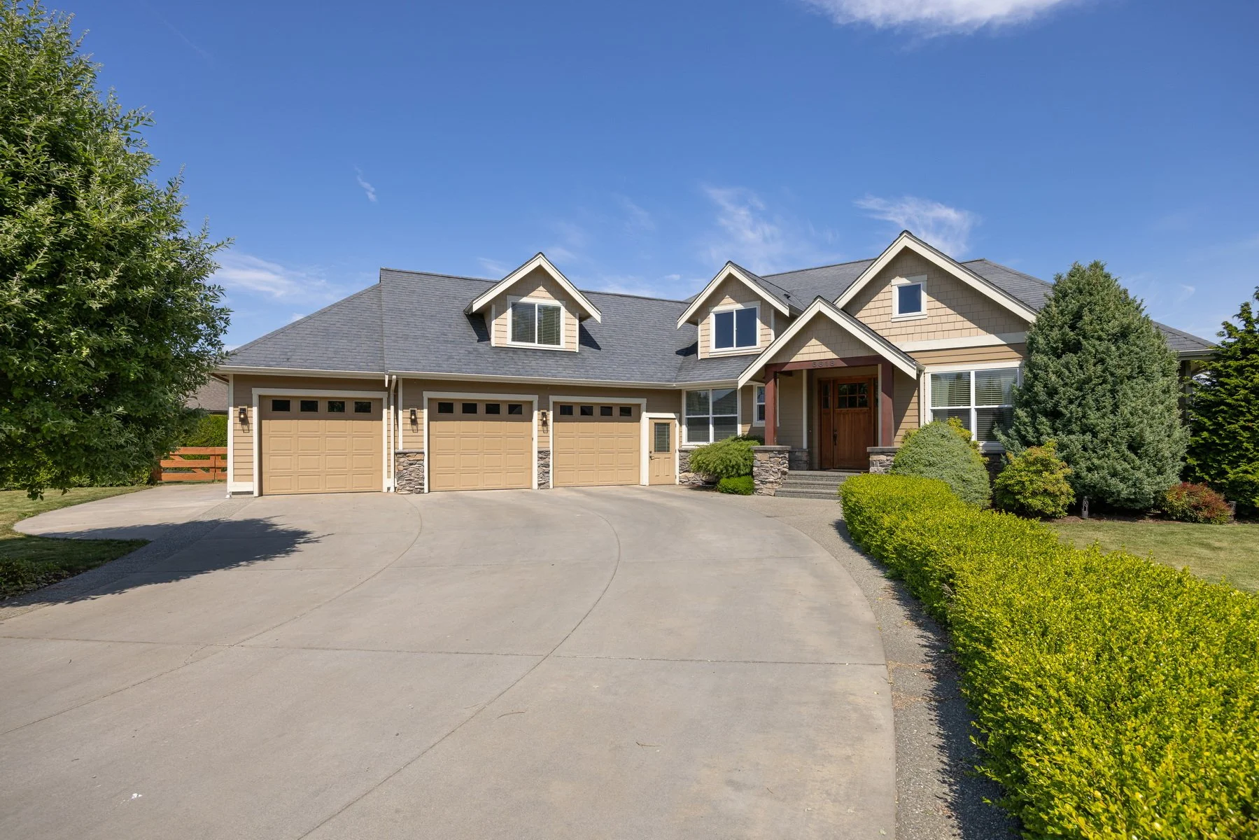 001_6618_Baker_Ridge_Dr_Paulina_Antczak.jpg