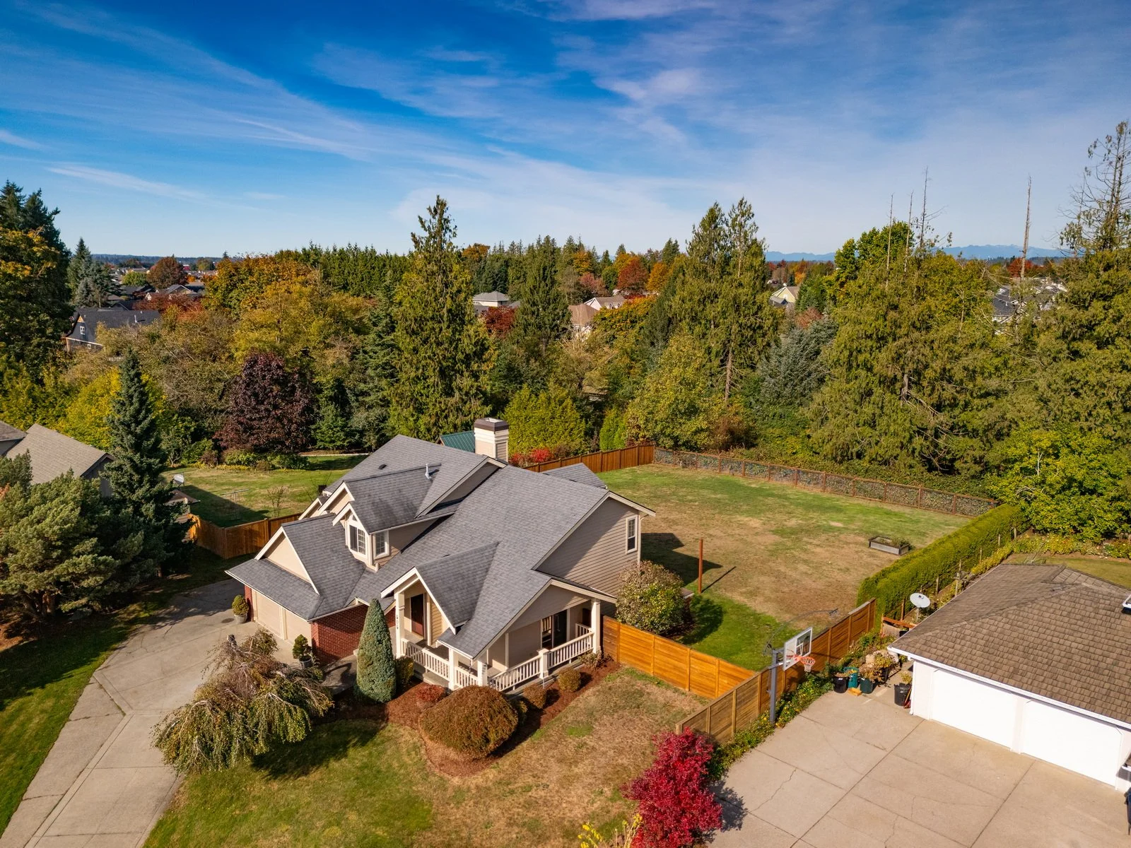 010_505_Brookfield_Ct_AERIAL_Paulina_Antczak.jpg