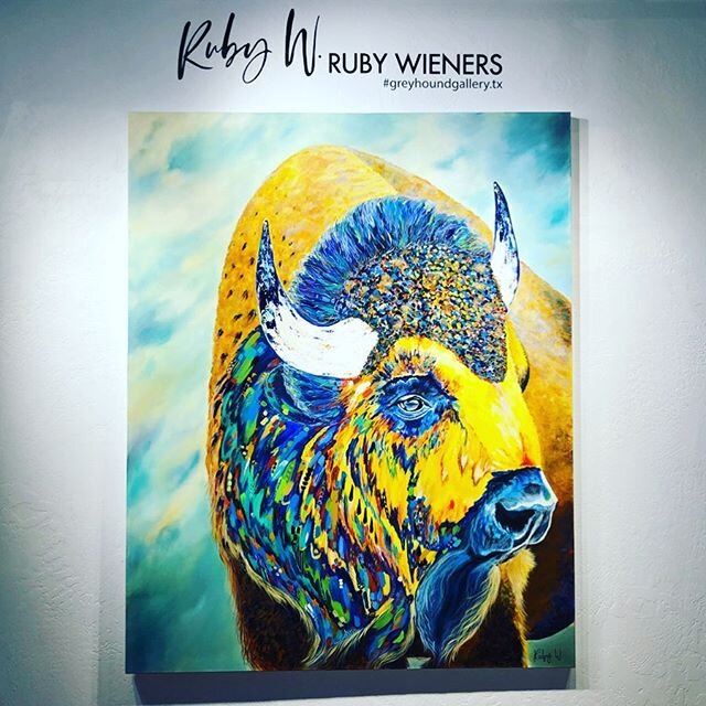 ✨Artist Spotlight✨ 
NAME: Ruby Weiners (@rubywieners)

MEDIUM: Acrylic paint and gold foil 
BACKGROUND: Ruby, a Texas-based artist, has found freedom from rules and guidelines by painting what her mind sees as partial realism with a whole lot of fant