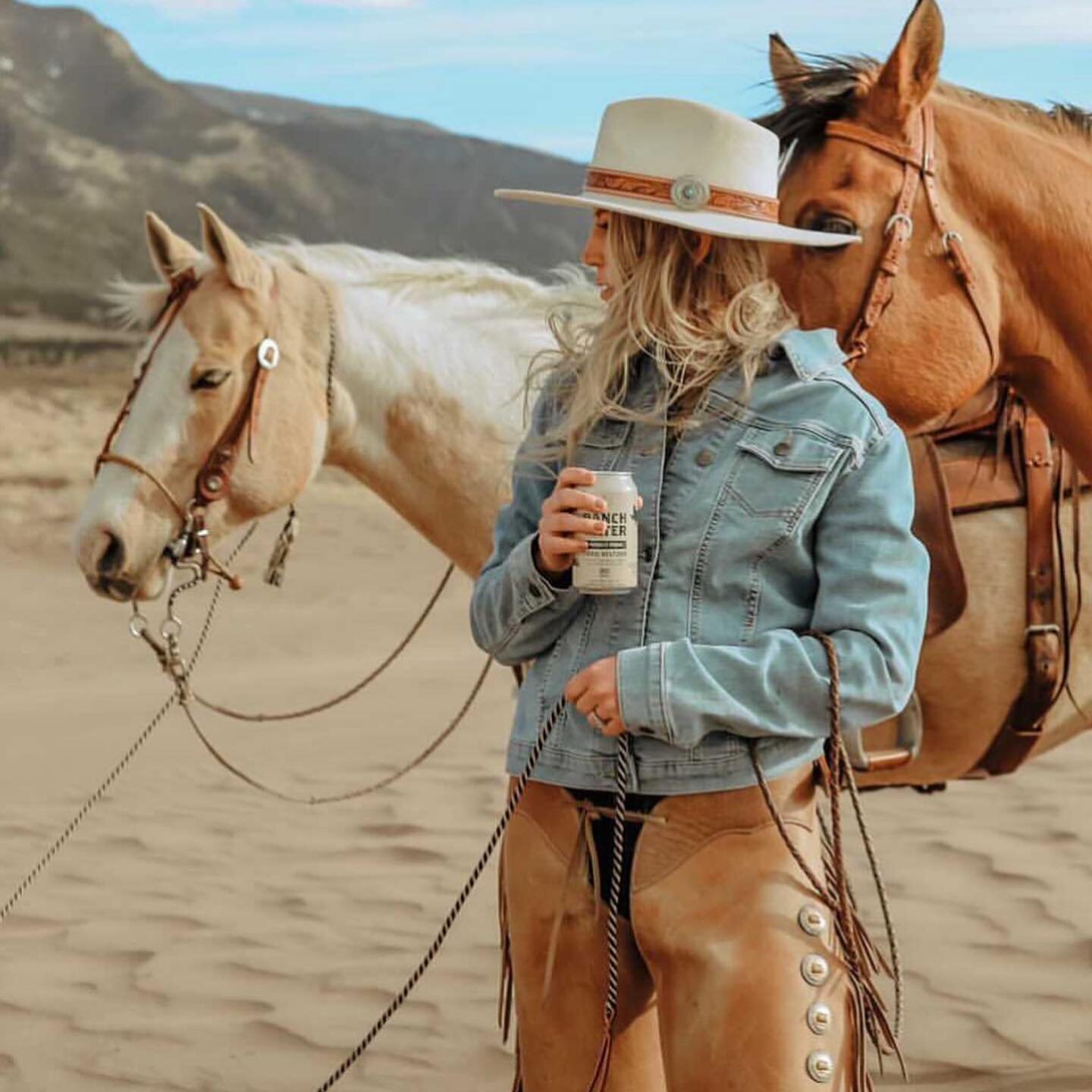 Happy Sunday Funday 🤠

Hope it&rsquo;s filled with good horses, good friends, &amp; good booze 😉

For more great content curated for western women like you visit our website and online magazine 👉 ‪westernlifeandstyle.com‬