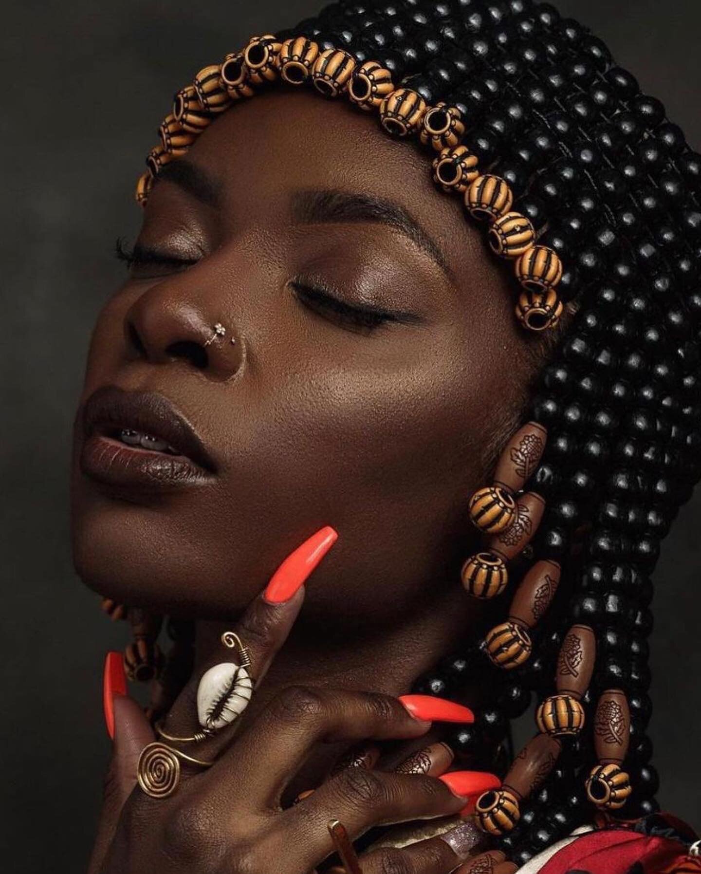 Posted @withregram &bull; @trufacebygrace Pigment like the earth , skin is just pearls 🤎 caption from Queen @marvie_themodel 
.
Buy headpiece now

Shot/Edited: @__pix7 
Jewelry: @trufacebygrace