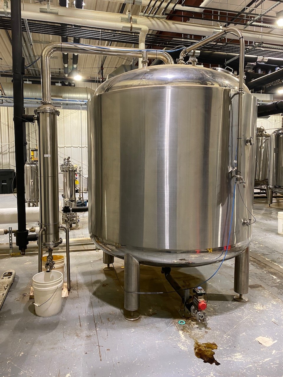 2019 900 Gallon, AE Stainless Steel Tank With Vertical Cold Trap