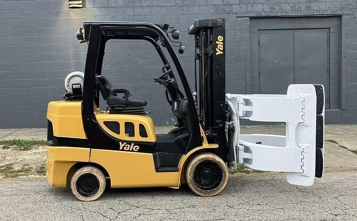 2017 Yale GLC070 7000 Pound Forklift With Roll Clamp