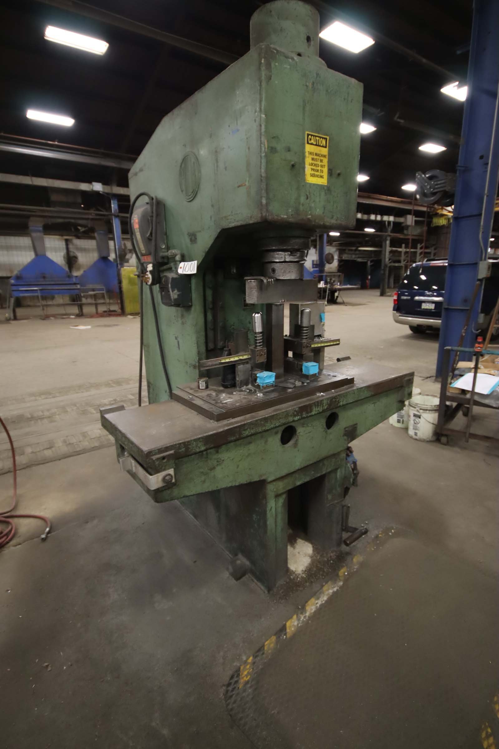 Mills High Pressure Press, 18"x66" Table