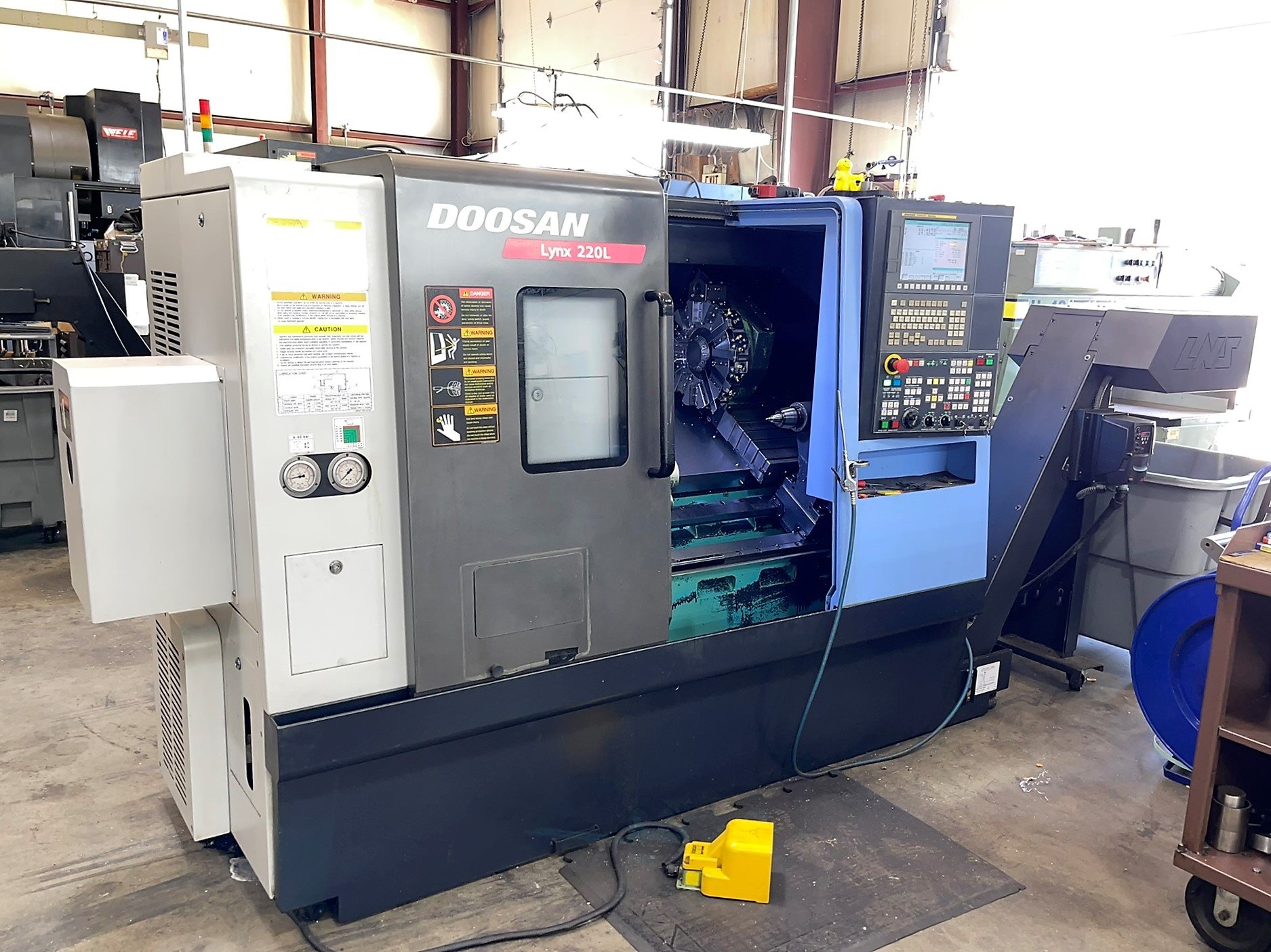 Doosan-Lynx-220LC-1