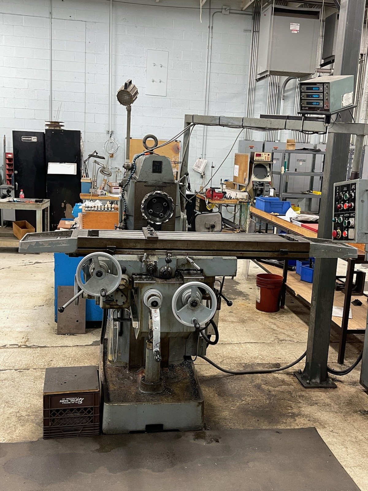 Supermax Model: YCM-2H Horizontal Mill