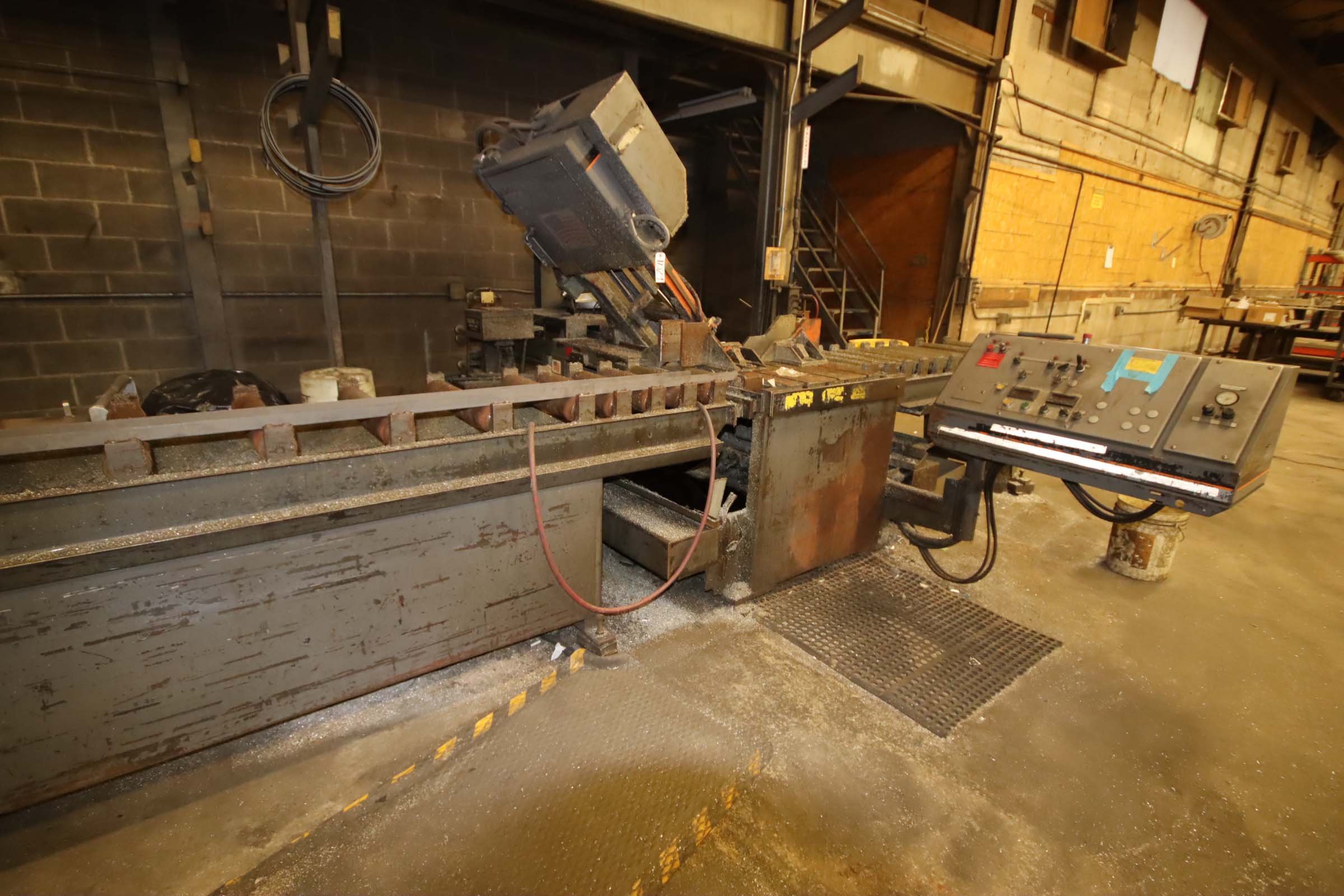 HEM Vertical Band Saw, Roll In, Model V100HLM-3