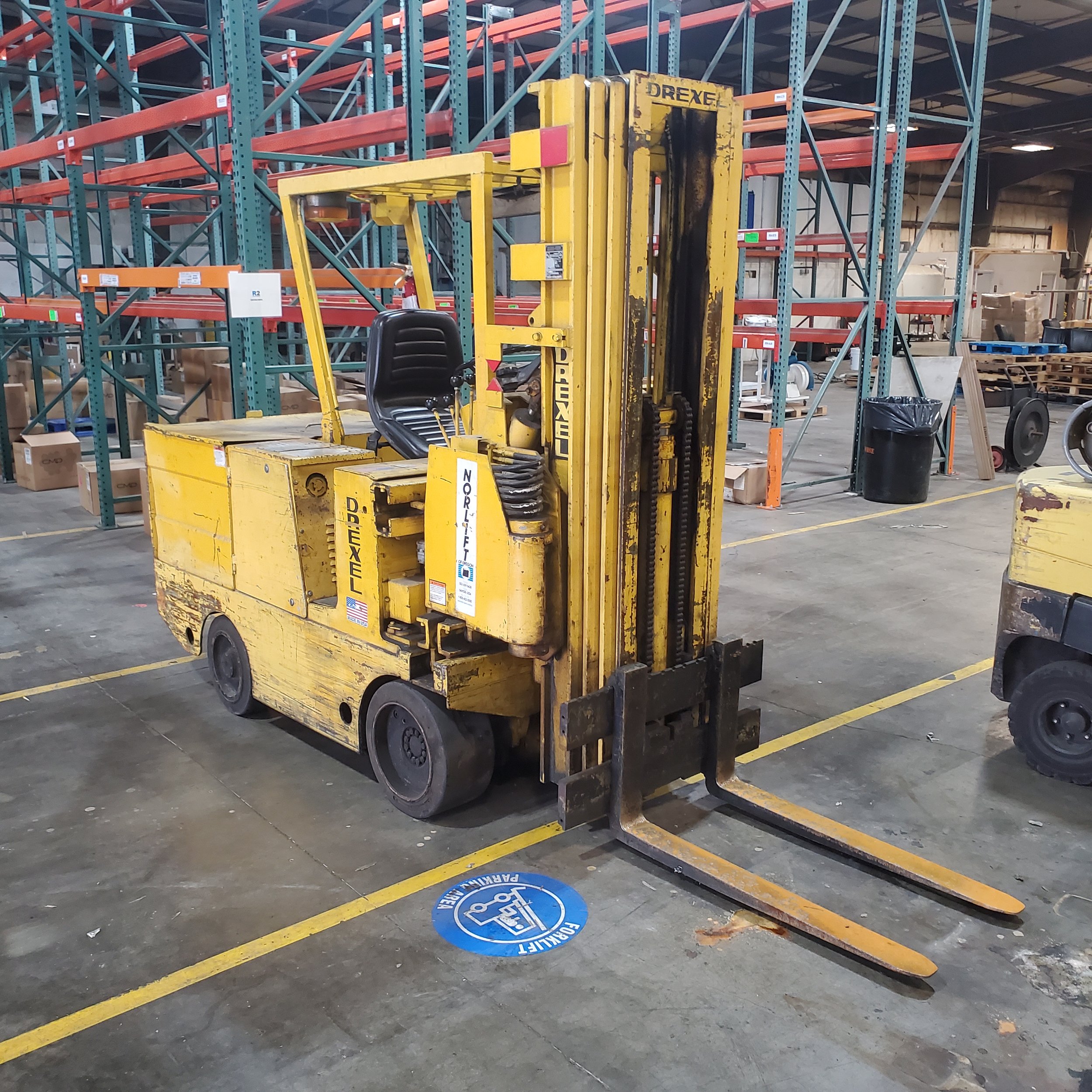 Drexell Mdl SL-443-ESS G Forklift