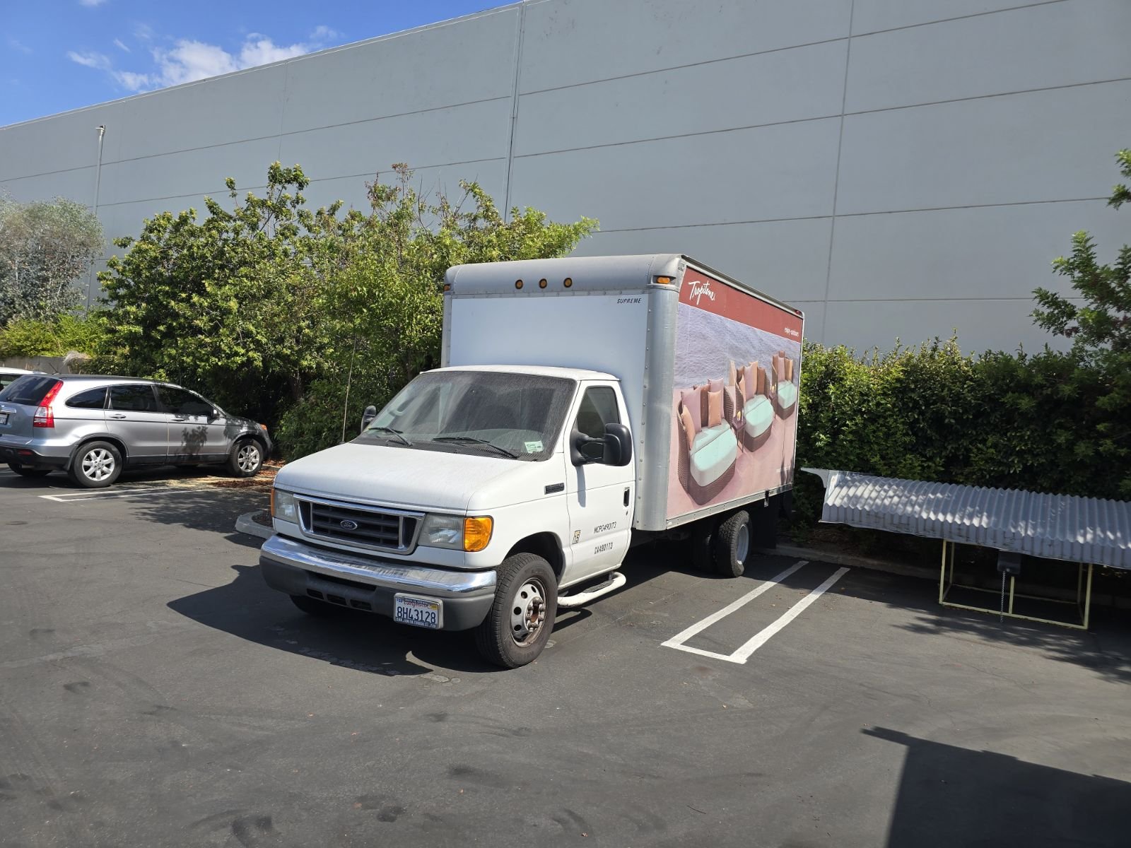 Ford E-350 Box Truck
