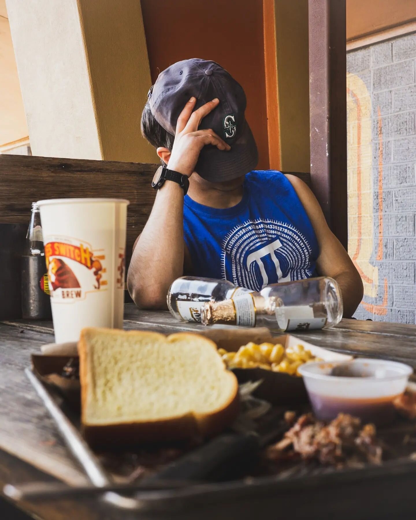 Hot days and cool drinks

(And goalty nats)
.
.
.
.
.
#austin #texas #barbecue #goaltynats #atx #bbq #mezcal #wormsalt🐛
