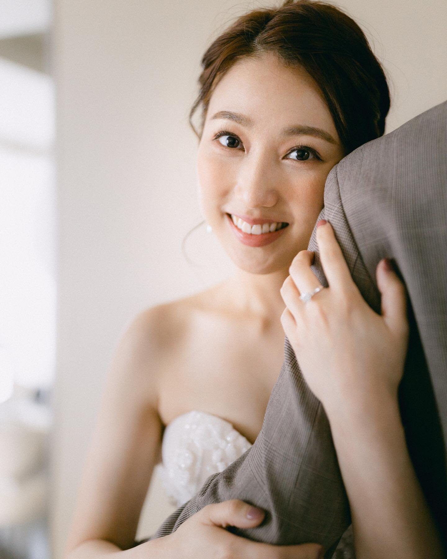 Your smile was the beginning of my love for you. 

#staycationhk 
#preweddinghk 

Couple @queenie.720 @tommy_wong_87 
Photography @blissnblooms 
Hair and Makeup @echo_makeup 
Bridal earrings and hair accessories @downtheaisleatelier 

#blissnblooms
#