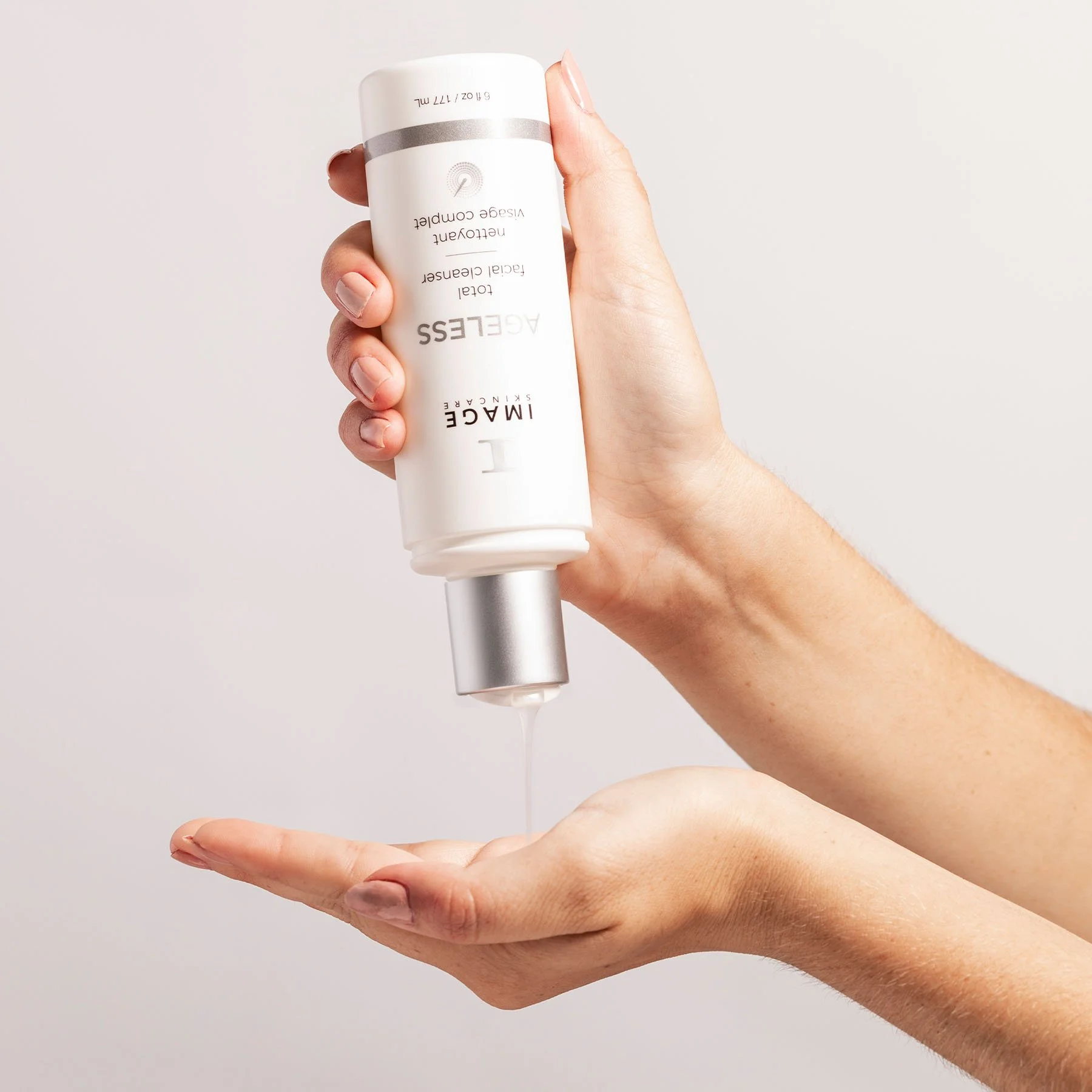 AGELESS-TOTAL-FACIAL-CLEANSER-04.jpg