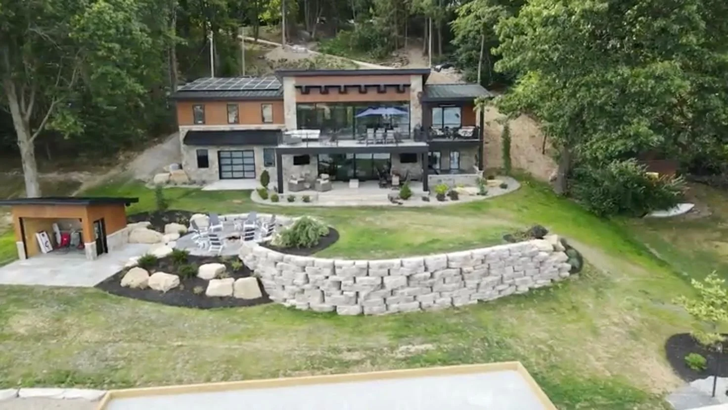 Al Fresco Dining Redefined: How Landscape Design Enhances an Outdoor Kitchen in the Green, OH Area