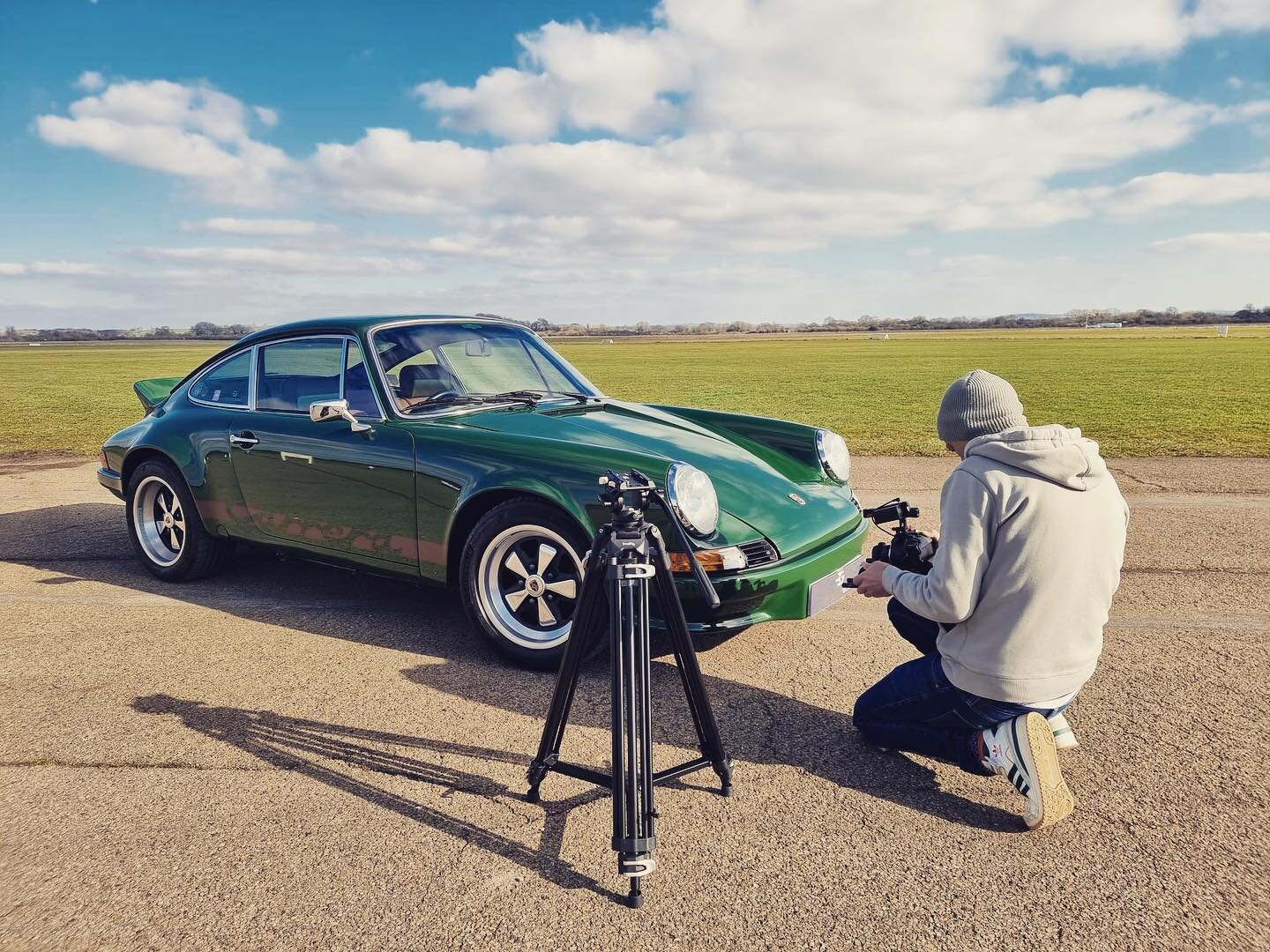 Using original 1980&rsquo;s Leica lenses to shoot this beautiful all electric 1980&rsquo;s 911 today!  #leicarlens #porche911 #independantfilmmaker #electrogenic