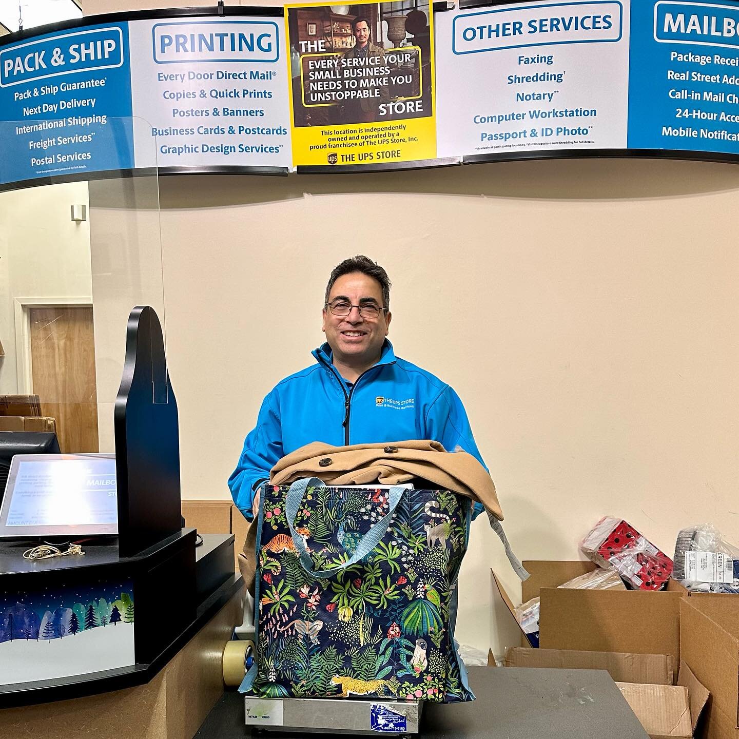 Need to return that online shopping haul? We&rsquo;ve all been there! 🛍️ Thankfully, Emad and the UPS team are here to make returns a total breeze! 💨📦 

#returns #ups #southburyplaza #shoppinghaul #shoppingspree #ct