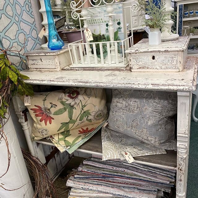 HANDMADE RUNNERS 💕💕💕 REPURPOSED WARES IN SHOP 44. #moorheadantiquemall #handmaderunners #ilovewhite #whitesewingdrawercabinet #leadedglasswindows #whitedecor #repurposed #modernfarmhouse #cottagestyle #lakeliving #coastaldecor #vintagestore #local