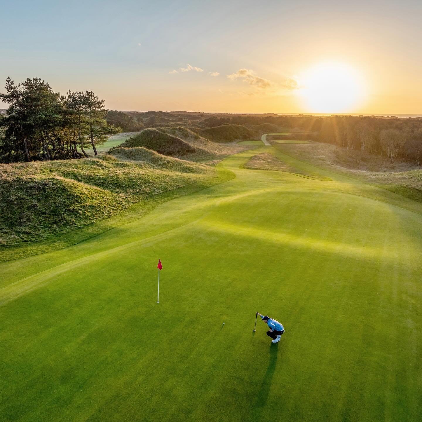 Lovely evening on the links with my nephew. Incredible conditions for the end of October! 🍂🏴󠁧󠁢󠁥󠁮󠁧󠁿

#top100golf #linksgolf #golfphoto #autumn #golflife #golfswing #golfaddict #golfstyle #golfislife #golfphotography #golfphotographer