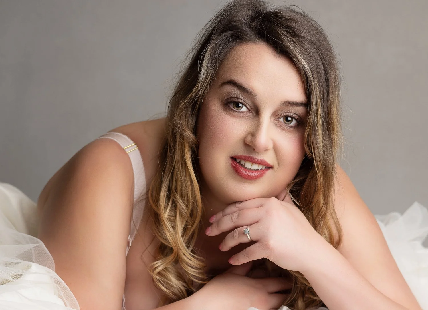 Woman of all curves expressing self-love and empowerment