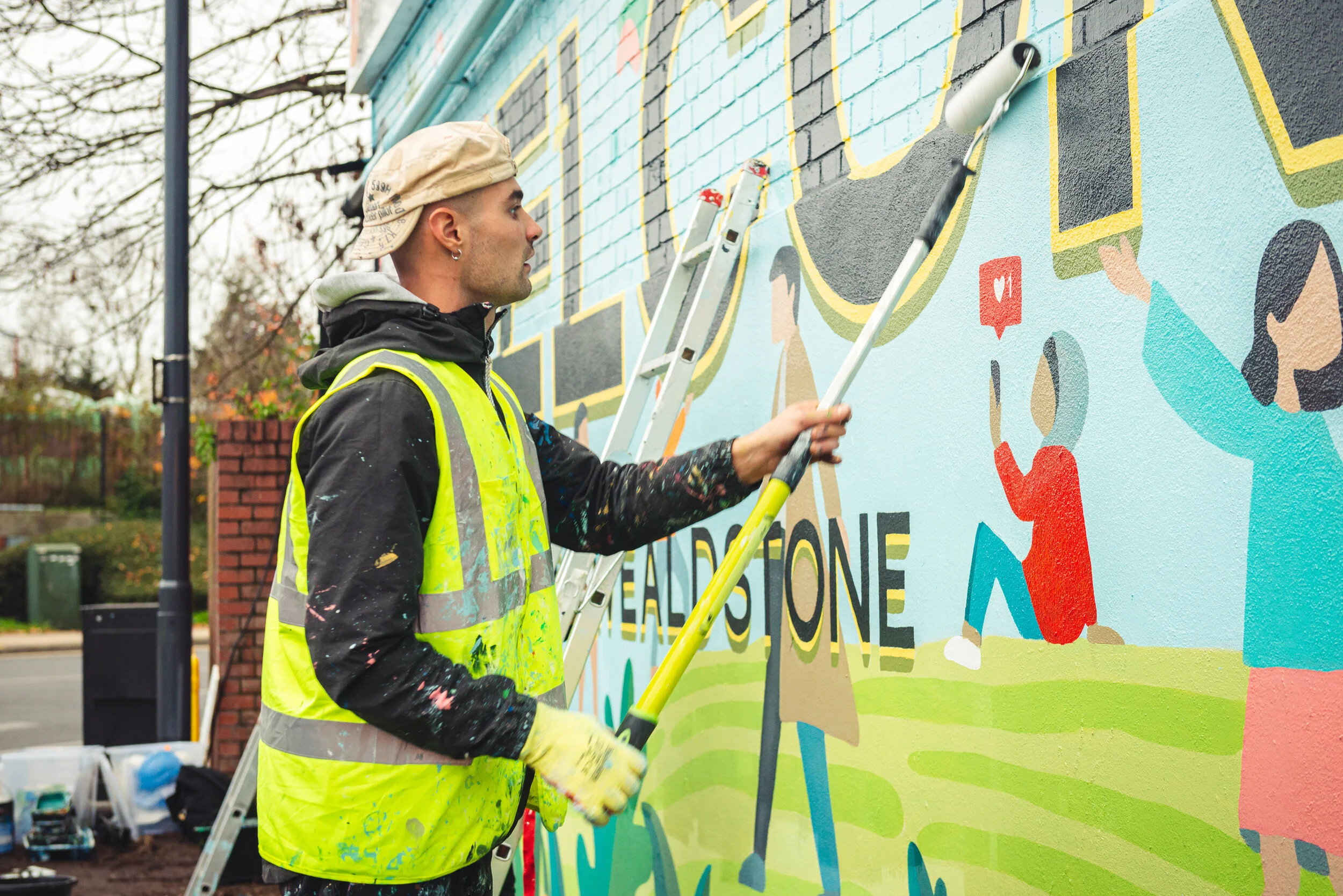 Wealdstone-handpainted-mural-wetheseedscreative-harrowcouncil-art-welcome-sign
