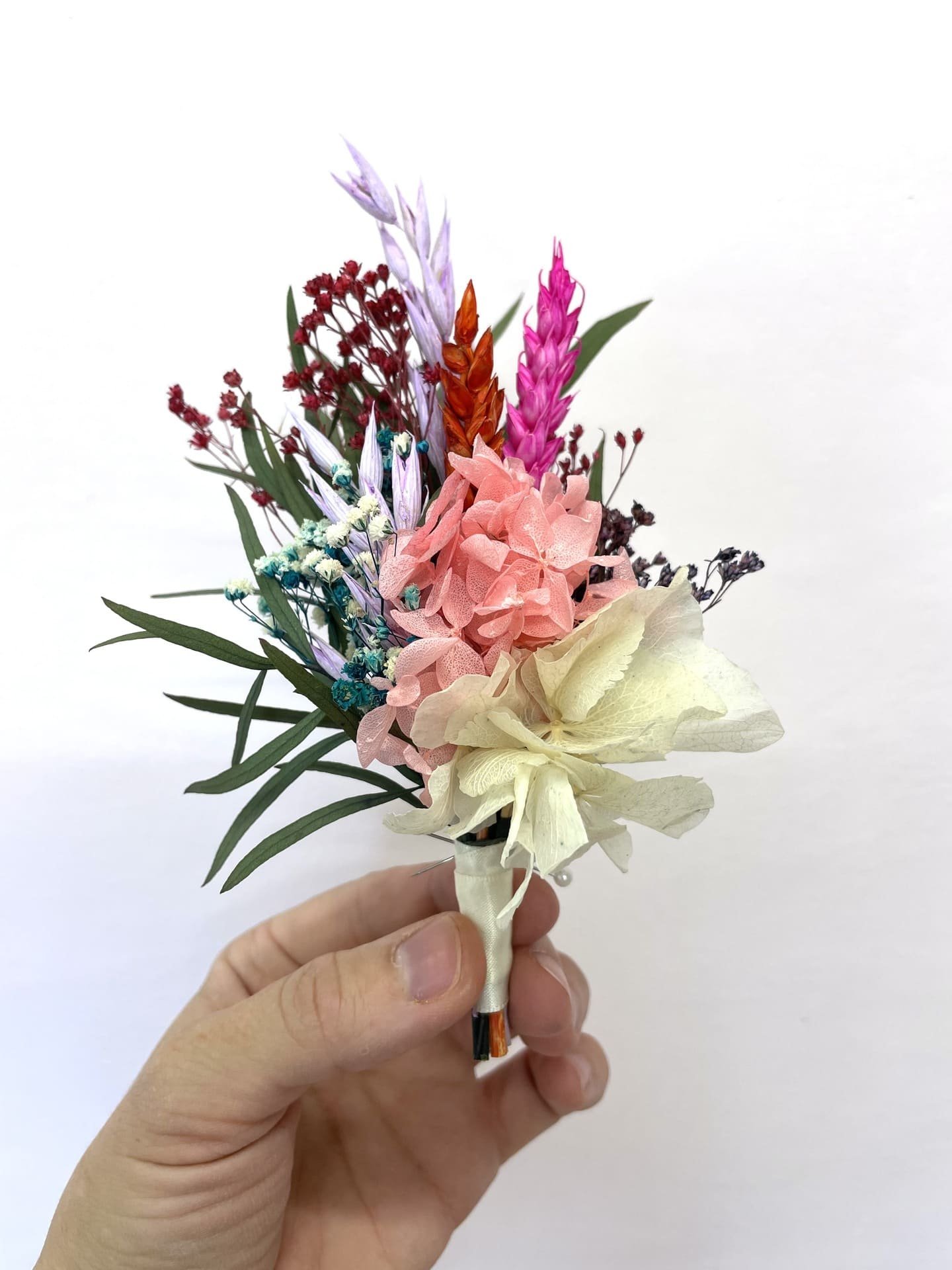 coloiurful dried buttonhole