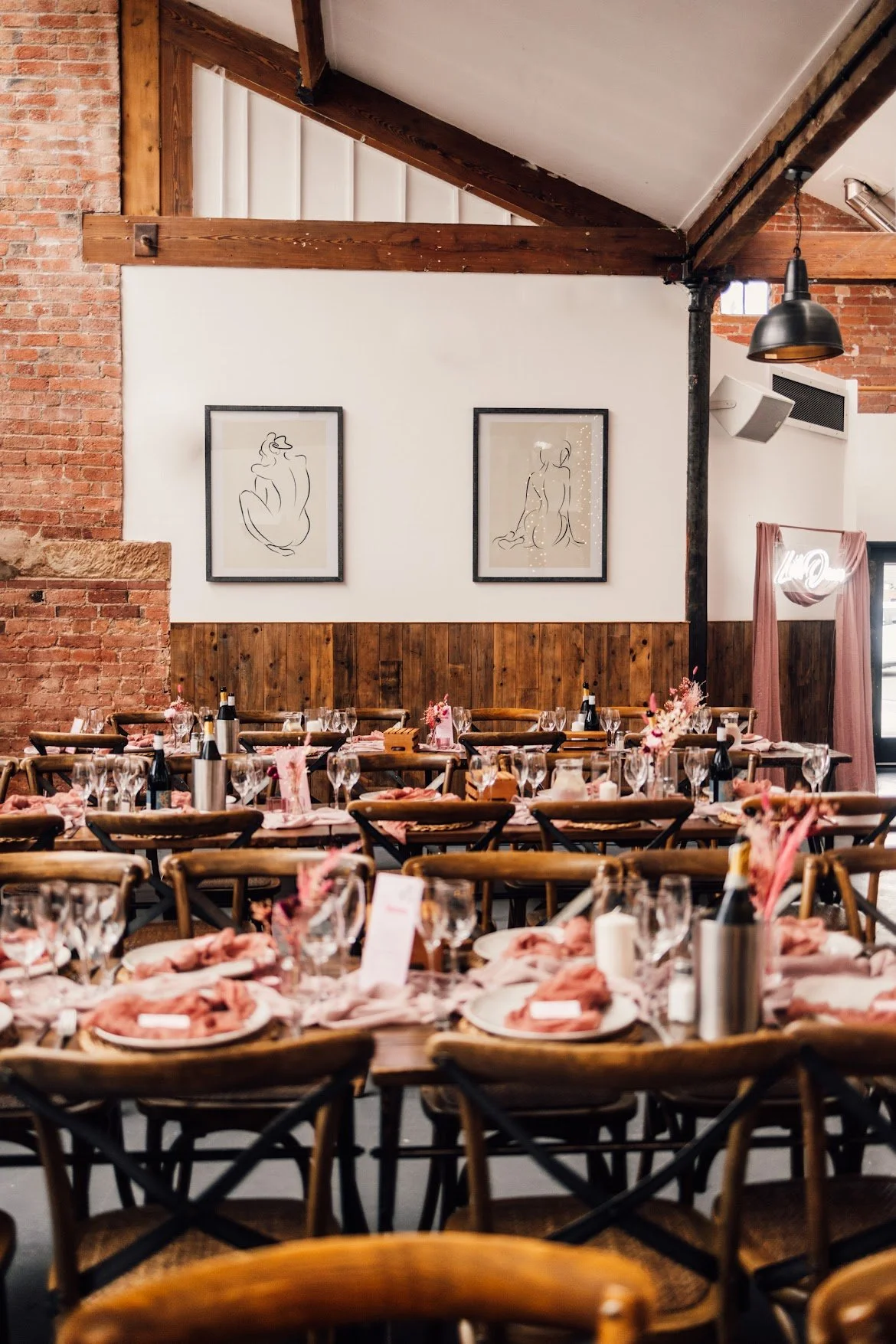 Amy-Elizabeth-dried-flower-pink-pampas-tables.JPG