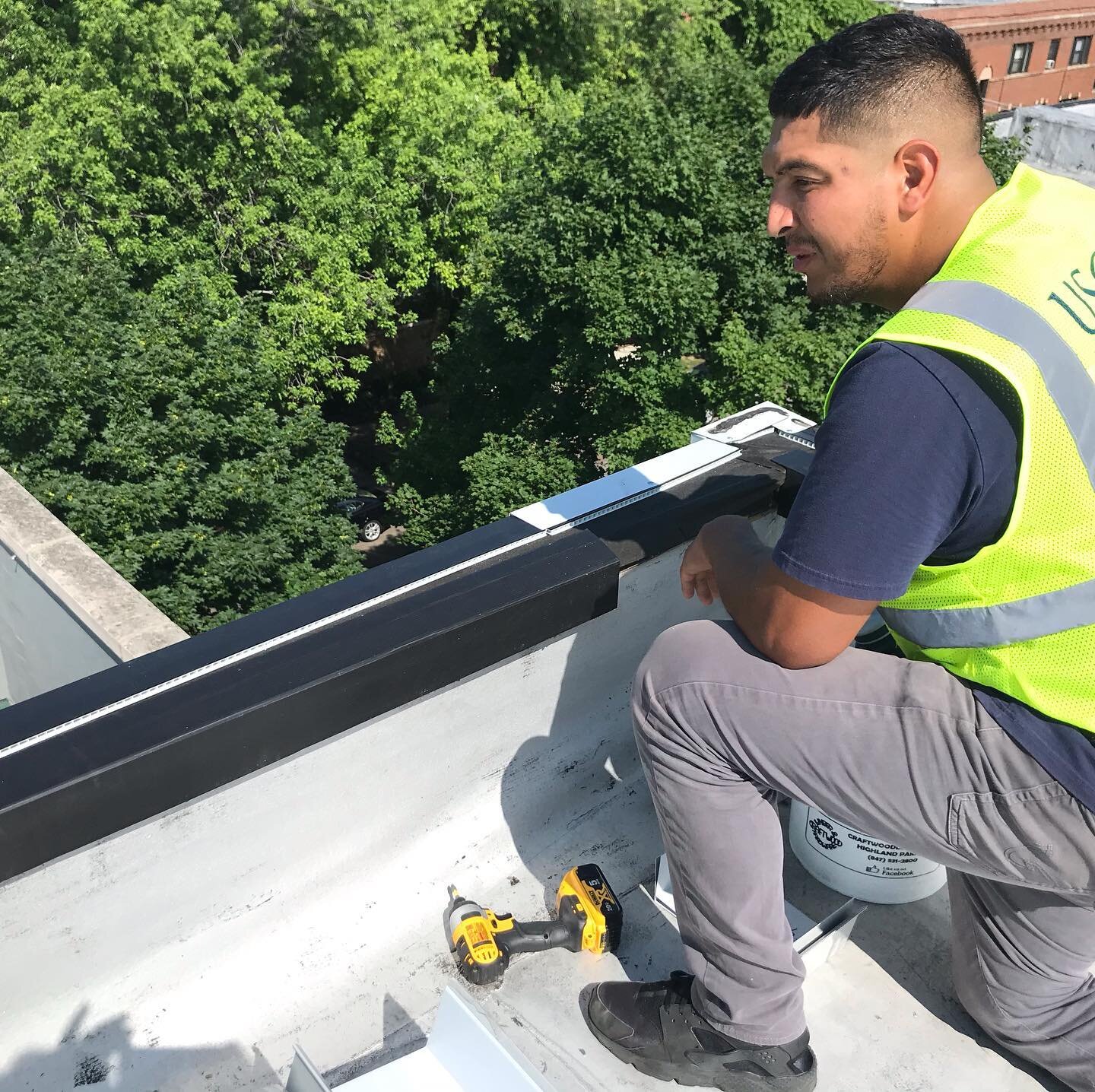 Installing the WickRight venting system on top of the parapet wall. The metal coping cover would follow.
.
.
.
.
.
#parapetwall #parapetwallreplacement #parapetwallreplacements #copingcovers #copingcover
#certifiedroofers #certifiedroofingcompany #co