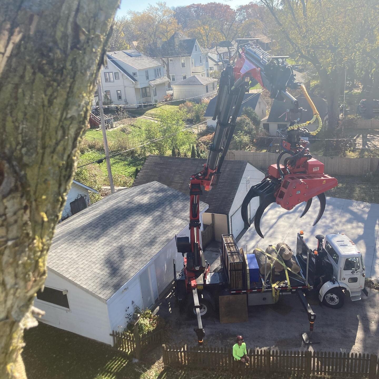 Getting in driveway was the hardest part of the day...#Treemek #arborist #milwaukee