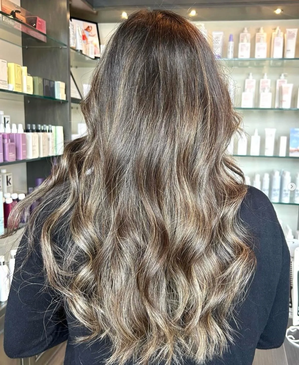 This is the most stunningly, perfectly blended transformation. 

Style by: Arianna (@hairbyariannag) at West 85th 

#hairgoals #calgarysalon #redbloom #salonsyyc #hairtherapy #redbloominreallife