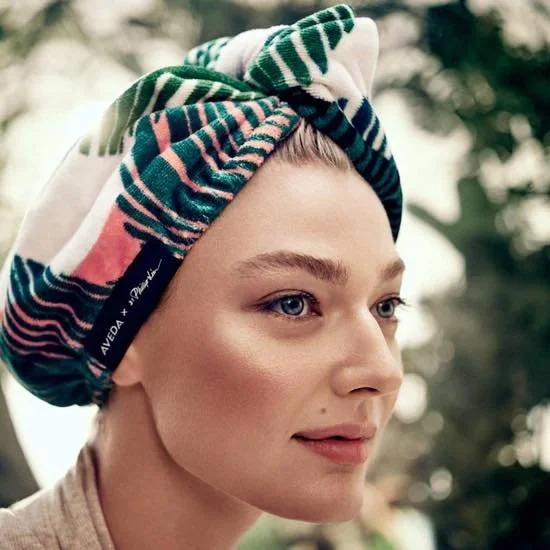 Gift giving has never had so many perks 🎁

When you purchase a $100 gift card at any of our locations you will get a free Aveda tote bag or head wrap! 

Offer valid while supplies last, so get your shopping done.