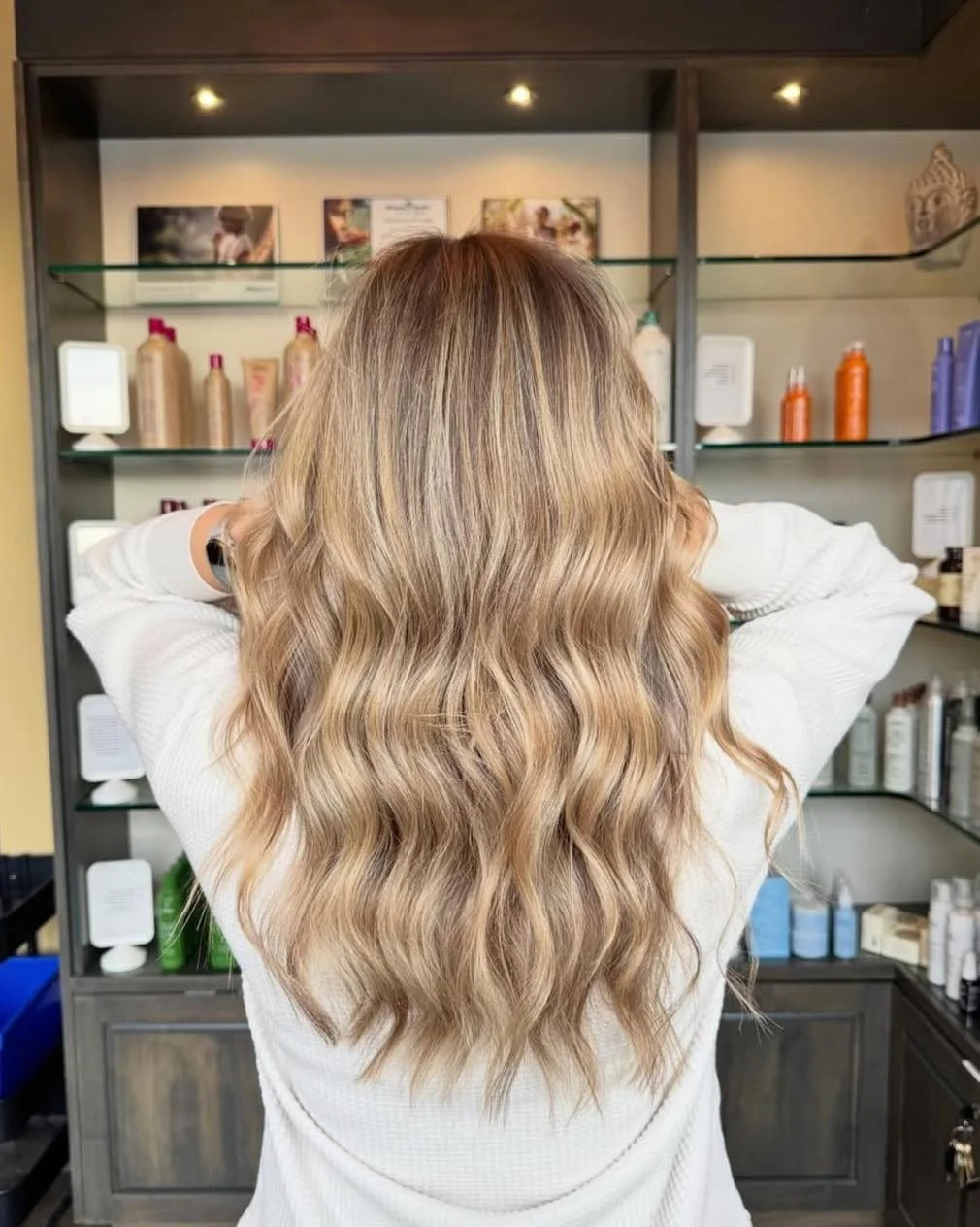 Some prefectly blended, Balayage magic from @hairby_maxxx. Book in with Max at West 85th for all your hair goals. 

 #hair #haircut #hairstyles #haircolor #balayage #blonde #blondehair #haireducation #blend @redbloomsalon @avedacanada @shades_eq
