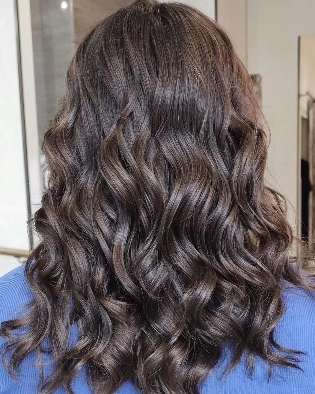 Starting the new year with this stunning chocolate brown. 

@shadeofstrands did this beautiful brunette transformation and it is giving all the 2026 energy we are after.