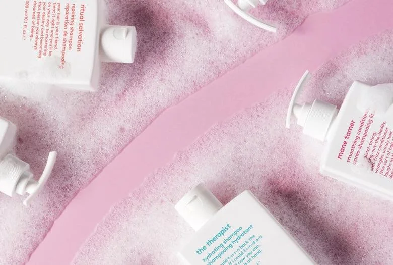 New Year New Products? 

You have to try @evohair a full concept professional haircare brand that creates the best performance products while respecting people and the planet. The Evo product range is categorised by different hair needs.

As always y