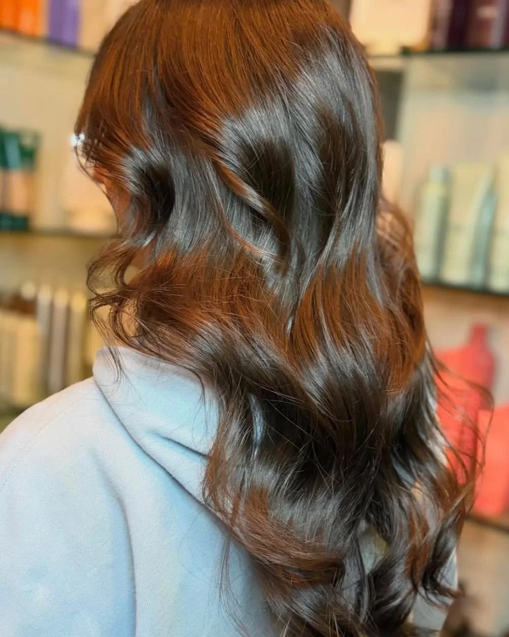 Could chocolate brown be the colour of 2026? 

If all of the transformations turn out like this one from Kaylee at West 85th we would say its definitely possible 😍