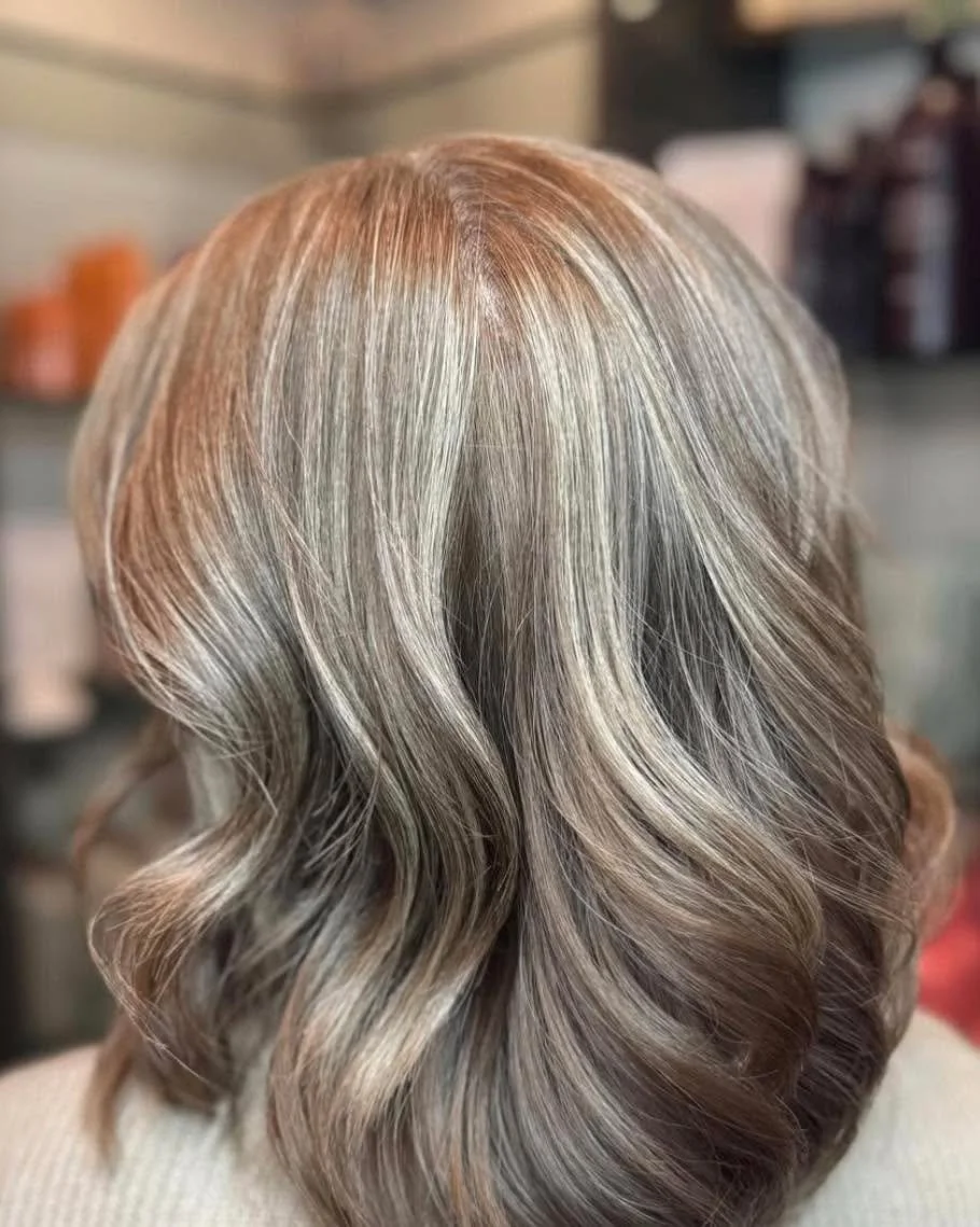 This transformation by @blendsbybecca is the perfect example of what an appointment in between colour sessions can do for you. 

Rebecca did some babylights with a Aveda demi to break away any patchiness and create an even and natural blend.