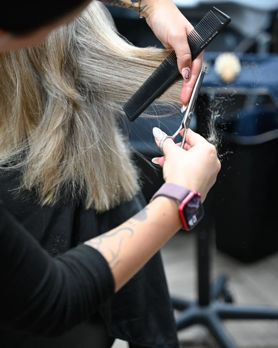 More than just a salon.

It&rsquo;s your time to unwind, feel taken care of, and walk out glowing.

Welcome to RedBloom