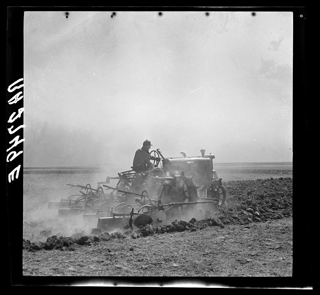 Latest type of listing machine in operation, Carson County, Texas. April, 1936. Credit: Arthur Rothstein. LOC ID: fsa.8b27346 